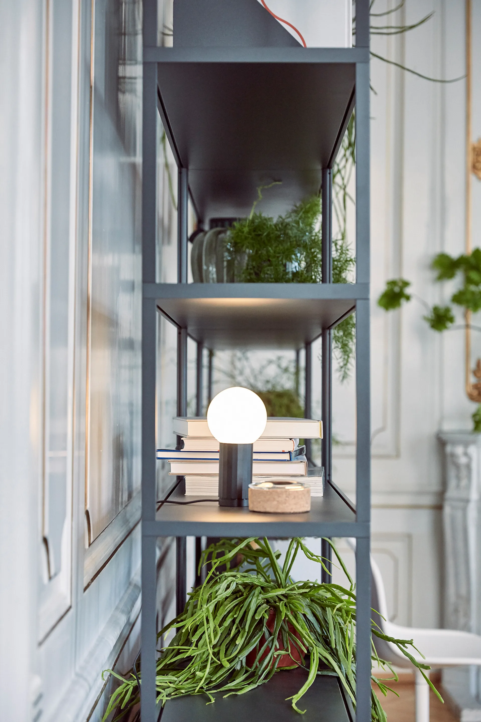 Lampe de table Turn On, Noir HAY