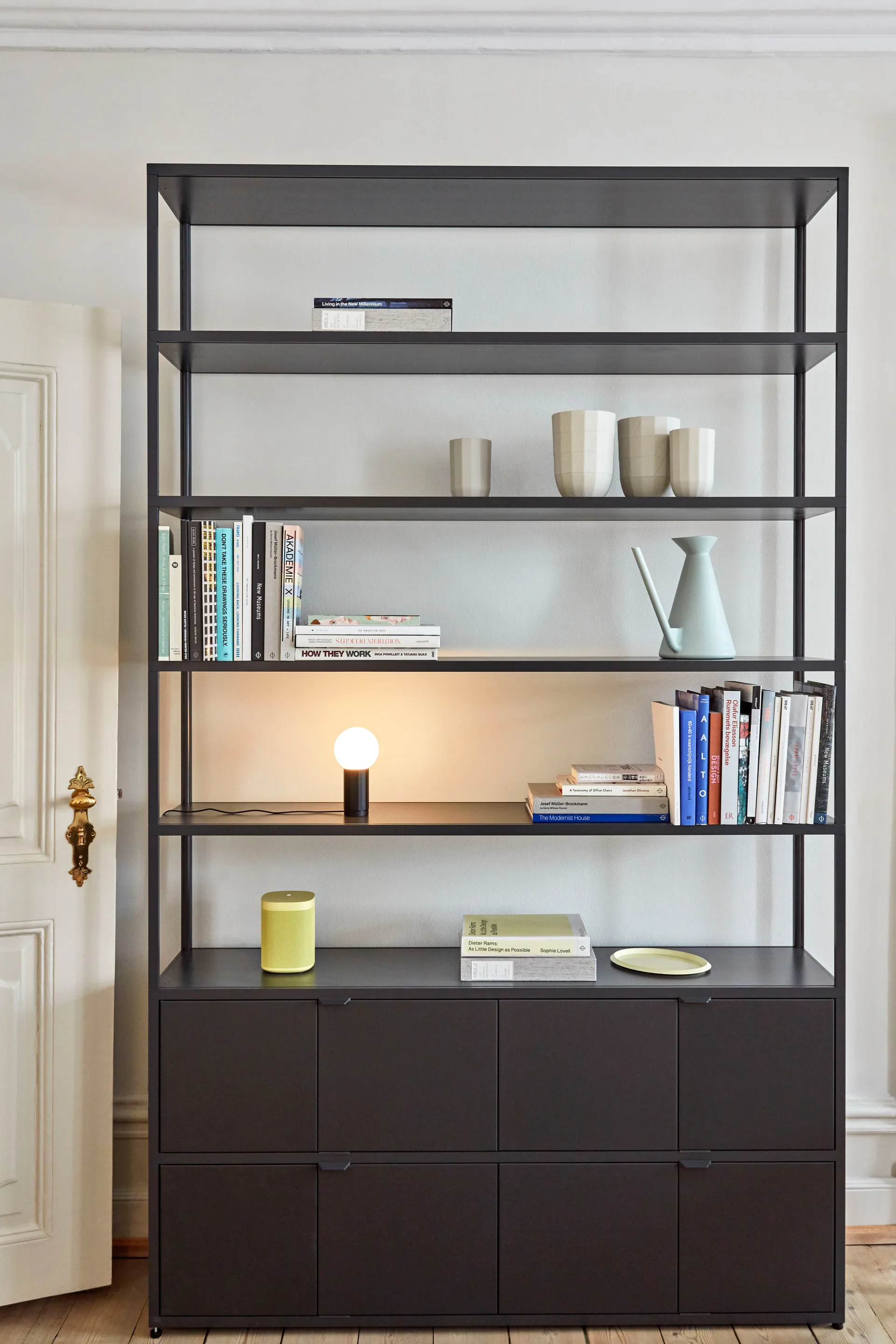 Lampe de table Turn On, Noir HAY