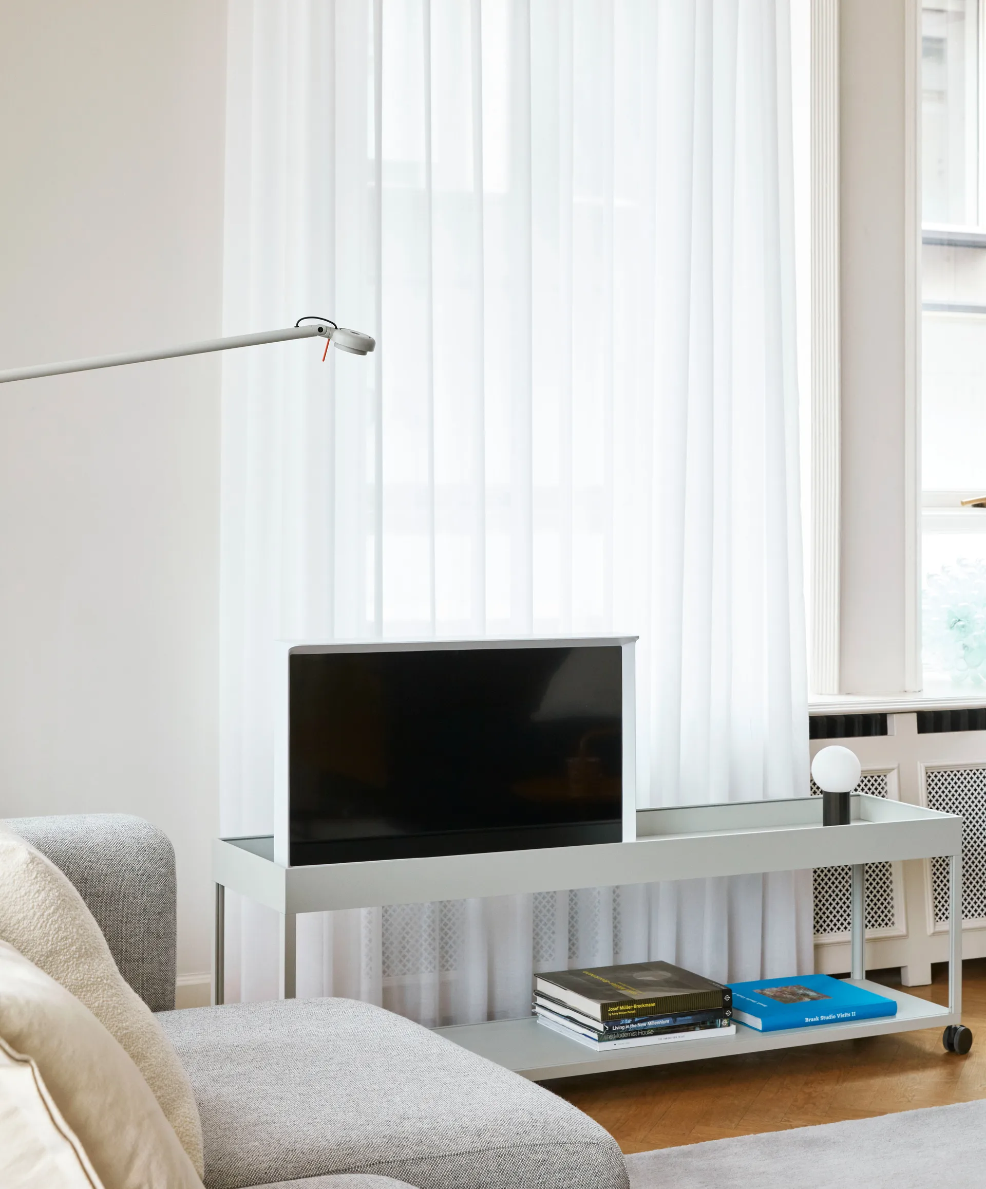 Lampe de table Turn On, Noir HAY
