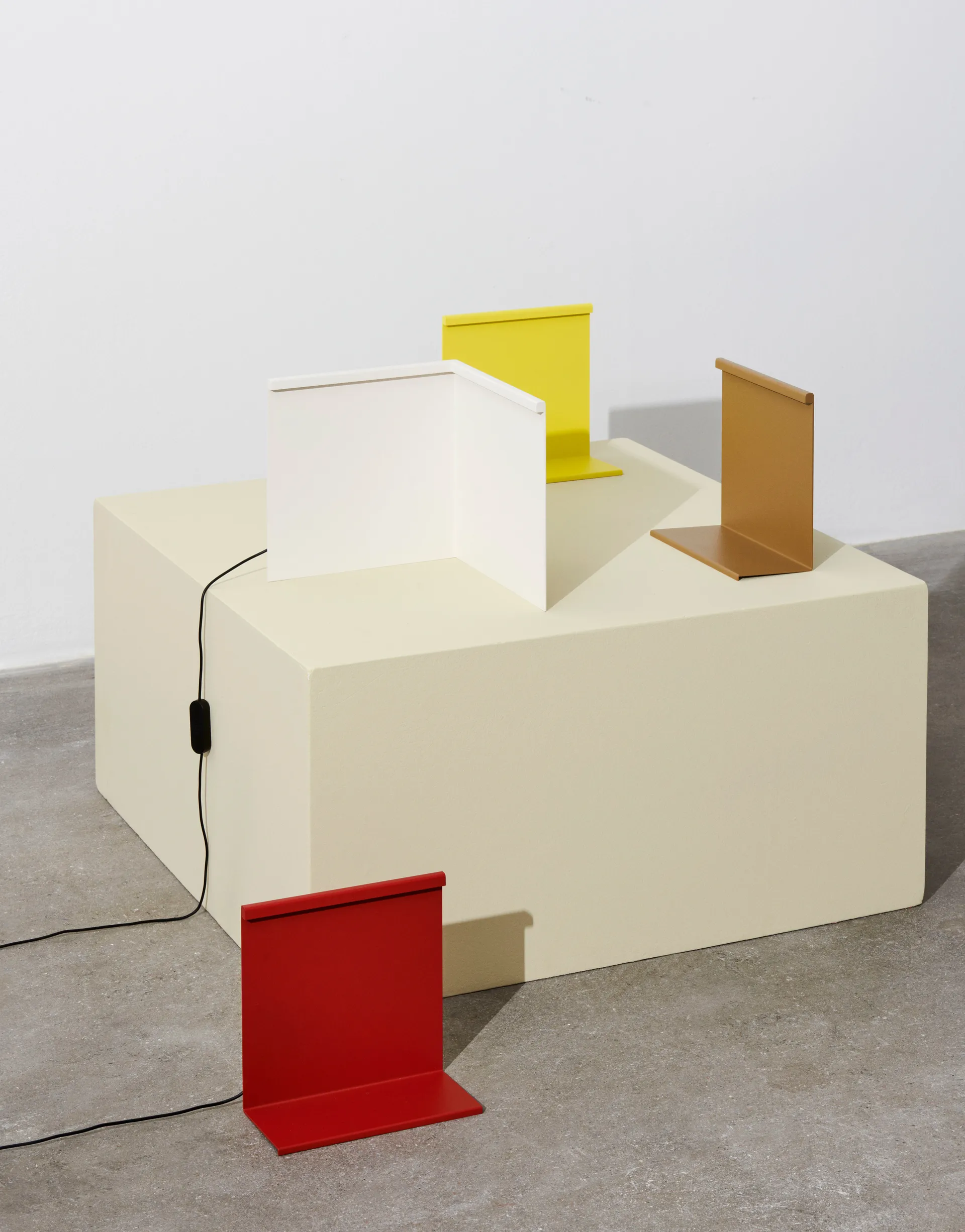 LBM Corner Lampe à poser, Cream white HAY