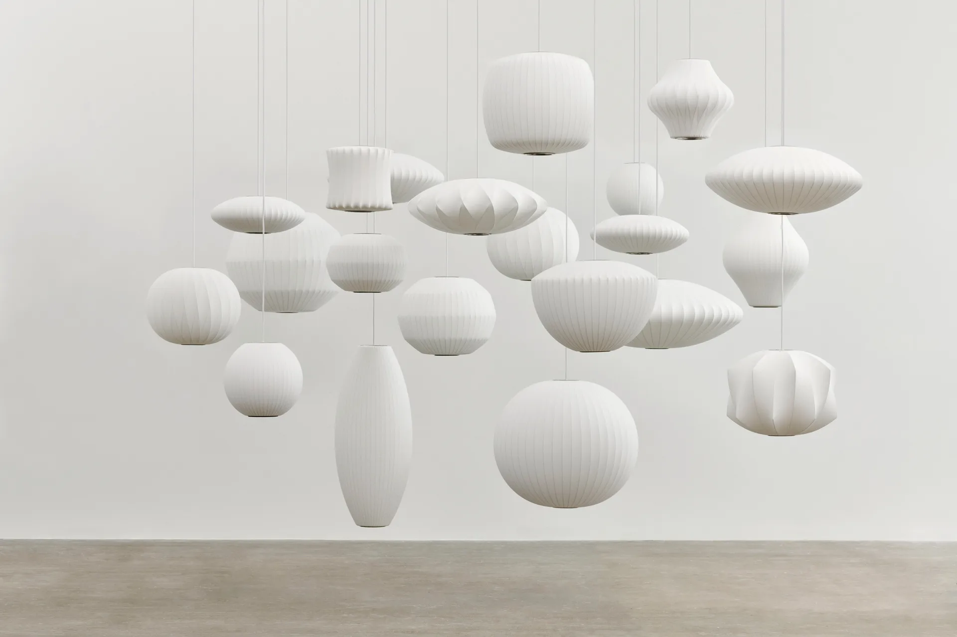 Nelson Bubble Angled Sphere suspension S, Off white HAY