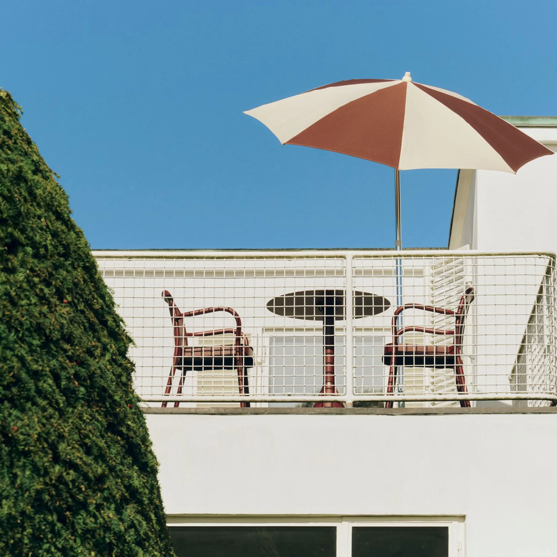 Parasol Terrazza Octagon, Off-white-burgundy HAY