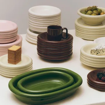 Plat de service ovale Barro - Green, small 20x27,5 cm - HAY