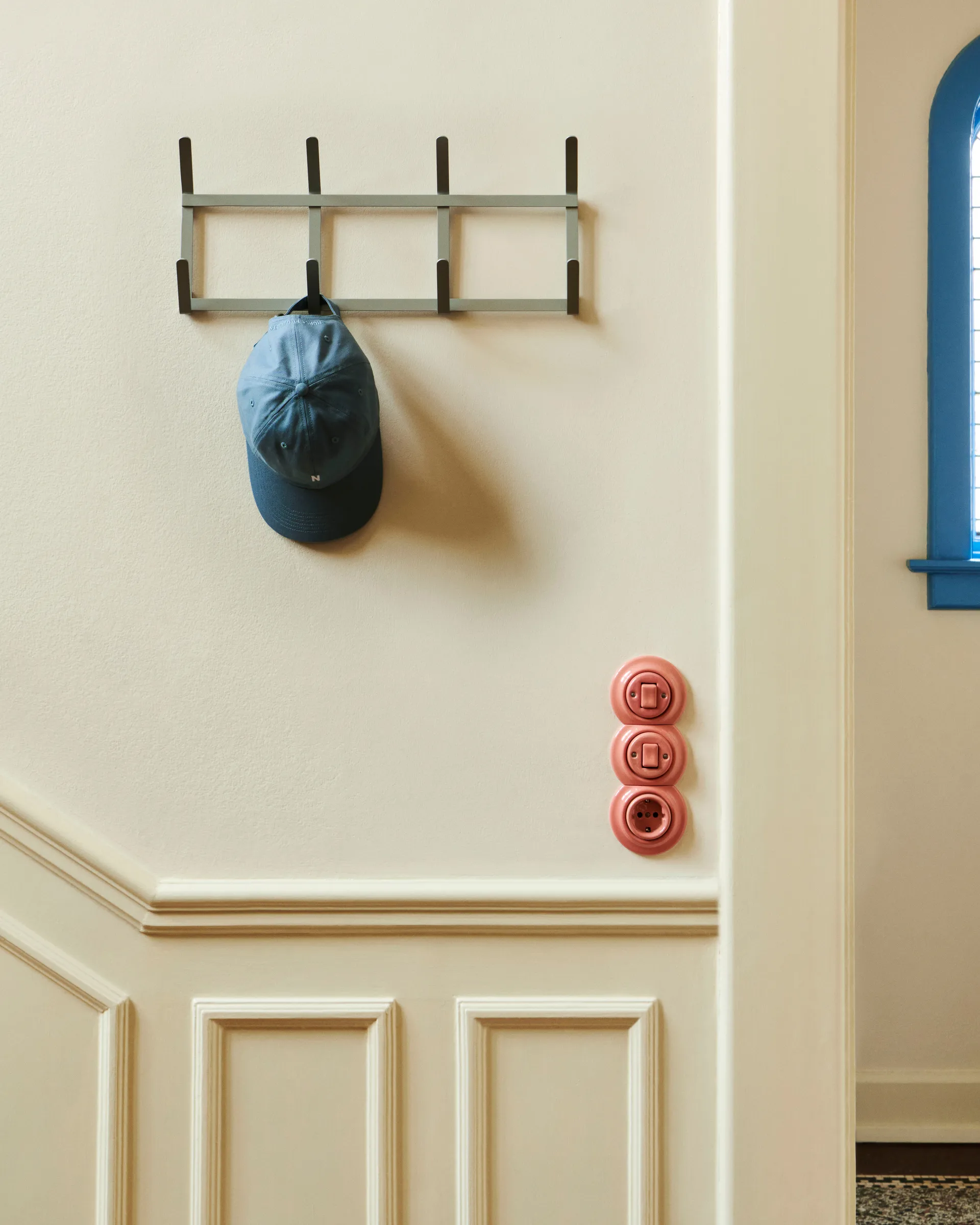 Porte-manteau Tape, Small metallic grey HAY