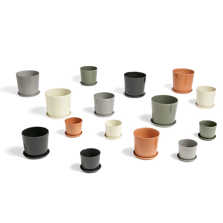 Pot Botanical Family, Light grey, medium, avec soucoupe ø13.5 cm HAY