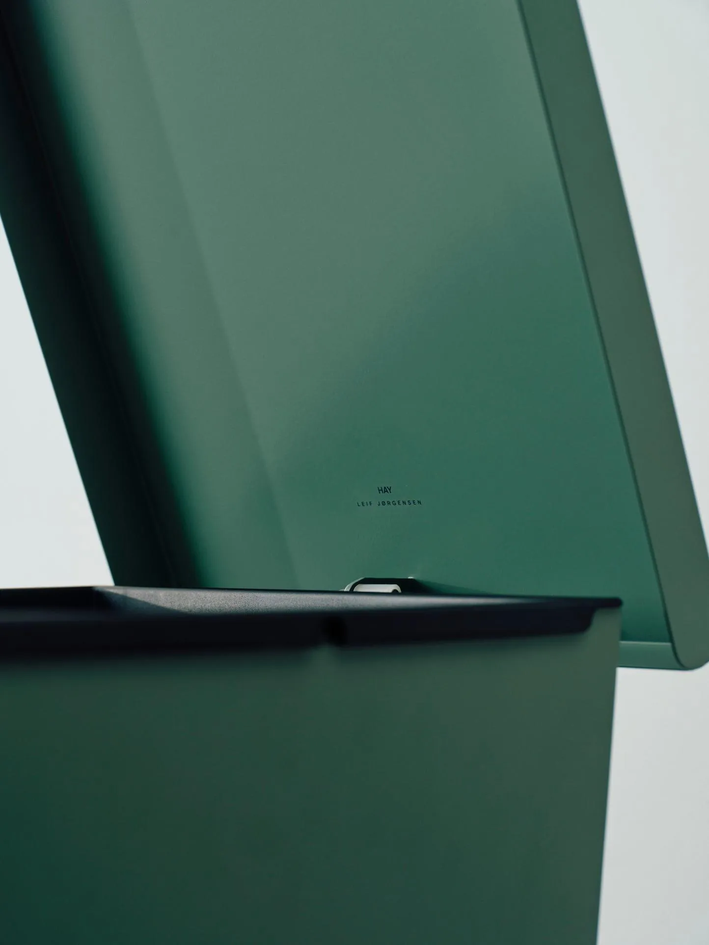 Poubelle à pédale Loop 26L, Fall green HAY