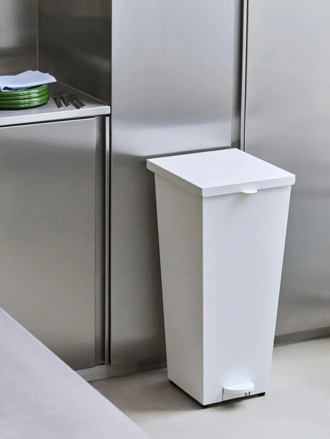 Poubelle à pédale Loop 58L, White HAY