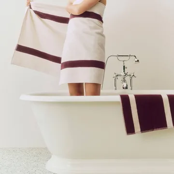 Serviette Stripe - Burgundy, 70x140 cm - HAY