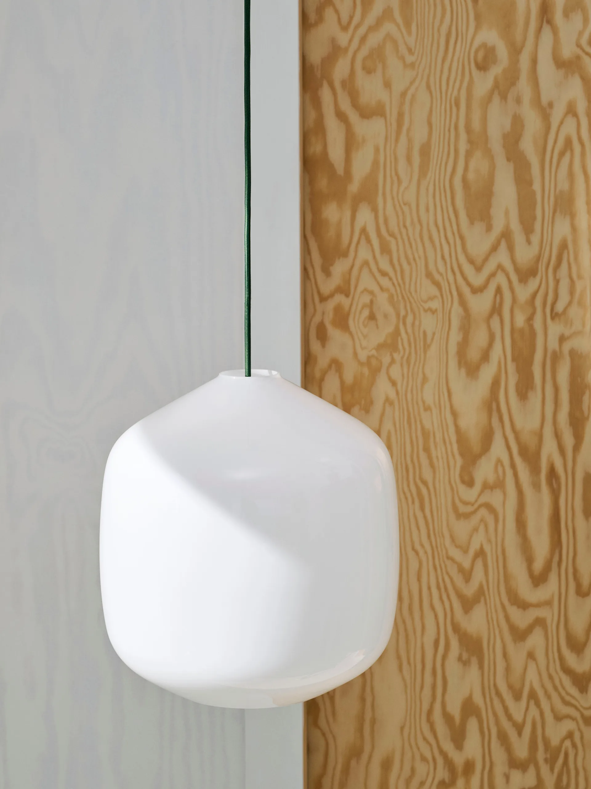 Suspension Buoy Ø20 cm, Opal glass-clay white HAY