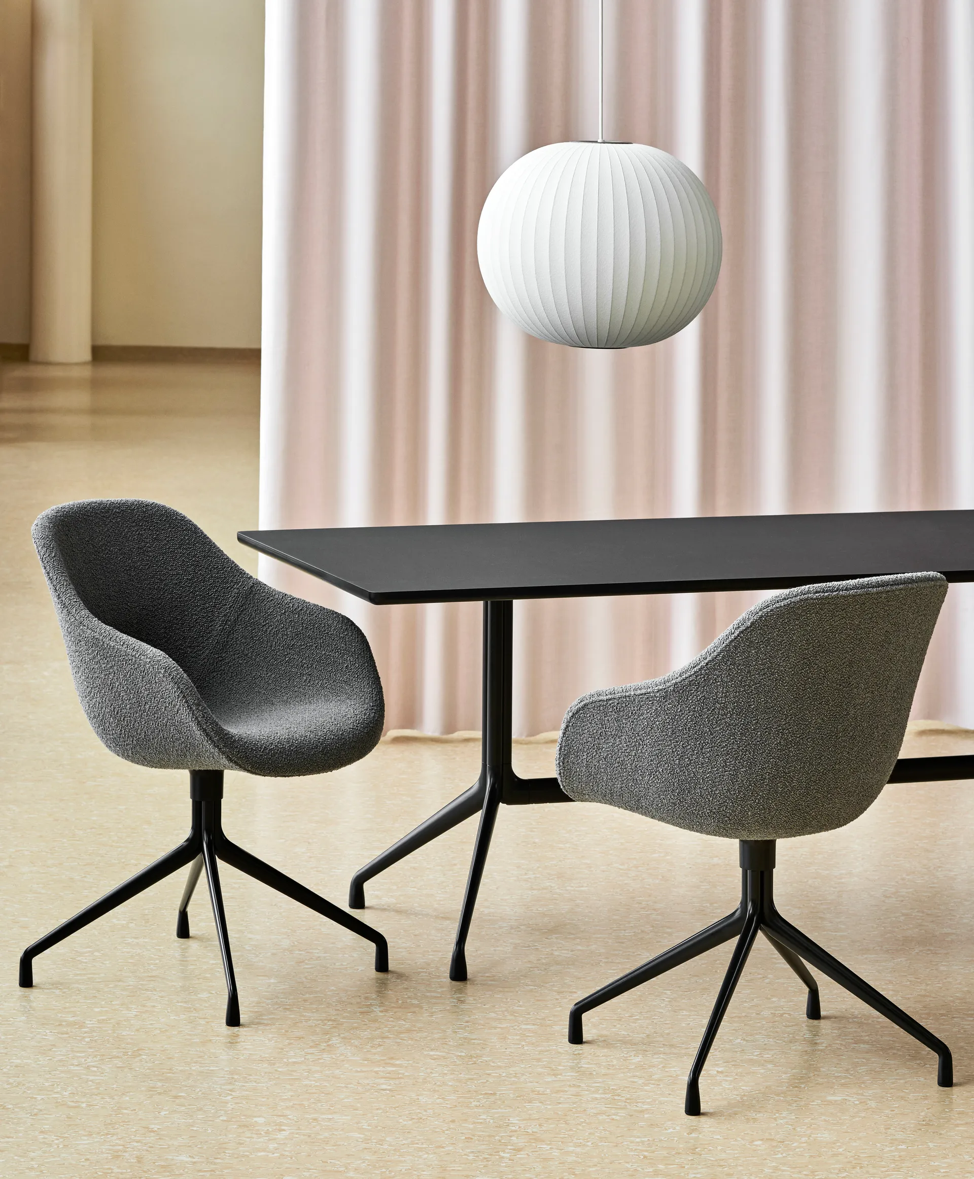 Suspension M Nelson Bubble Ball, Off white HAY