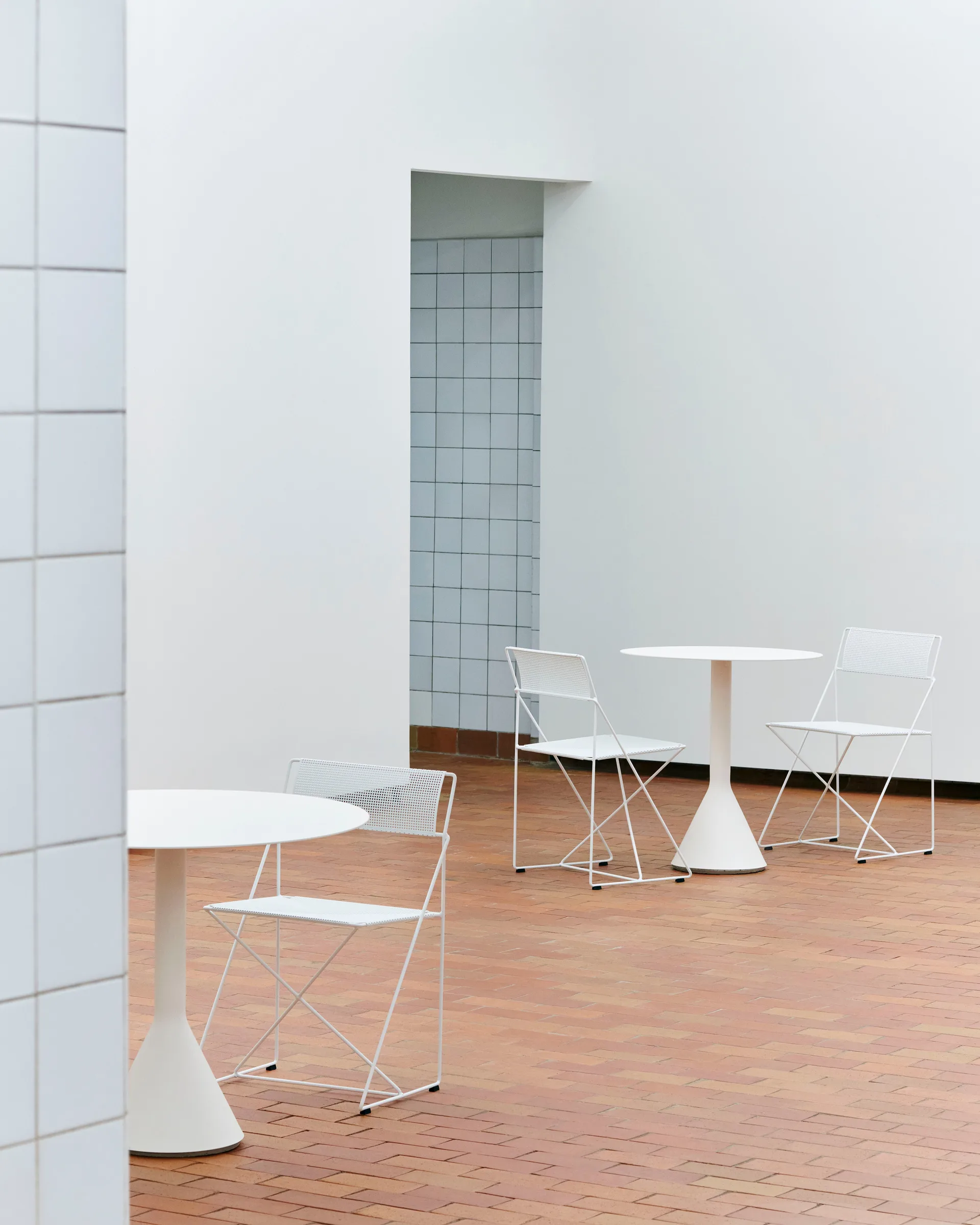 Table à café ronde Palissade Cone, Cream white, Ø70 cm HAY