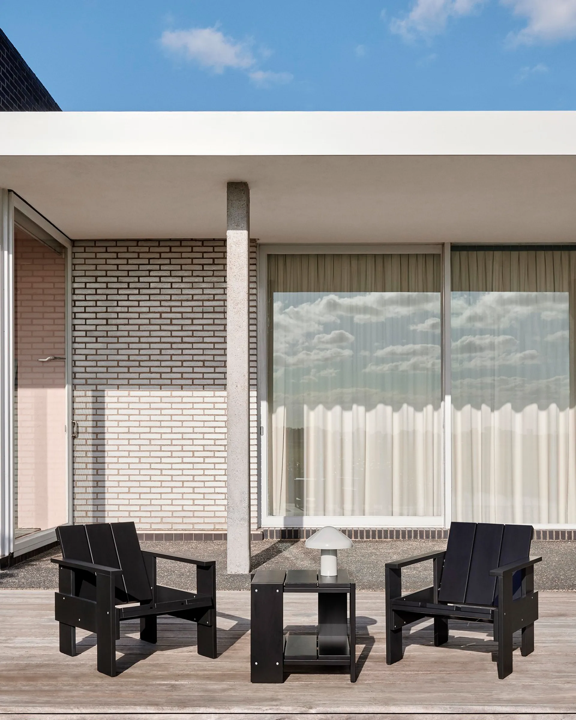 Table Crate Side Table 49,5x49,5x45 cm pin laqué, Black HAY