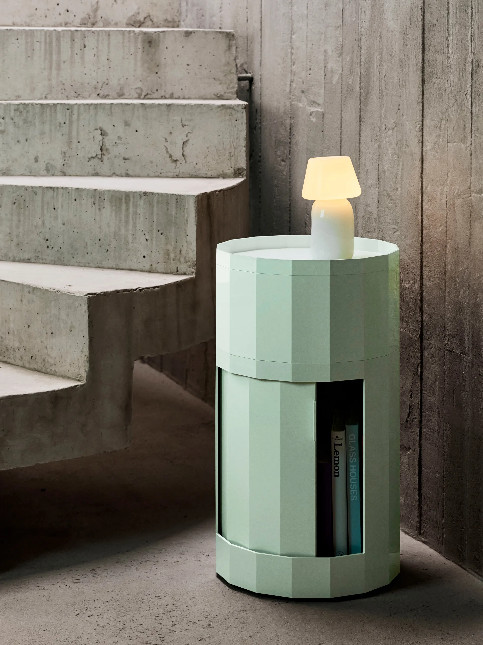 Table d'appoint Facet Cabinet high pieds/roues 66 cm, Soft mint HAY