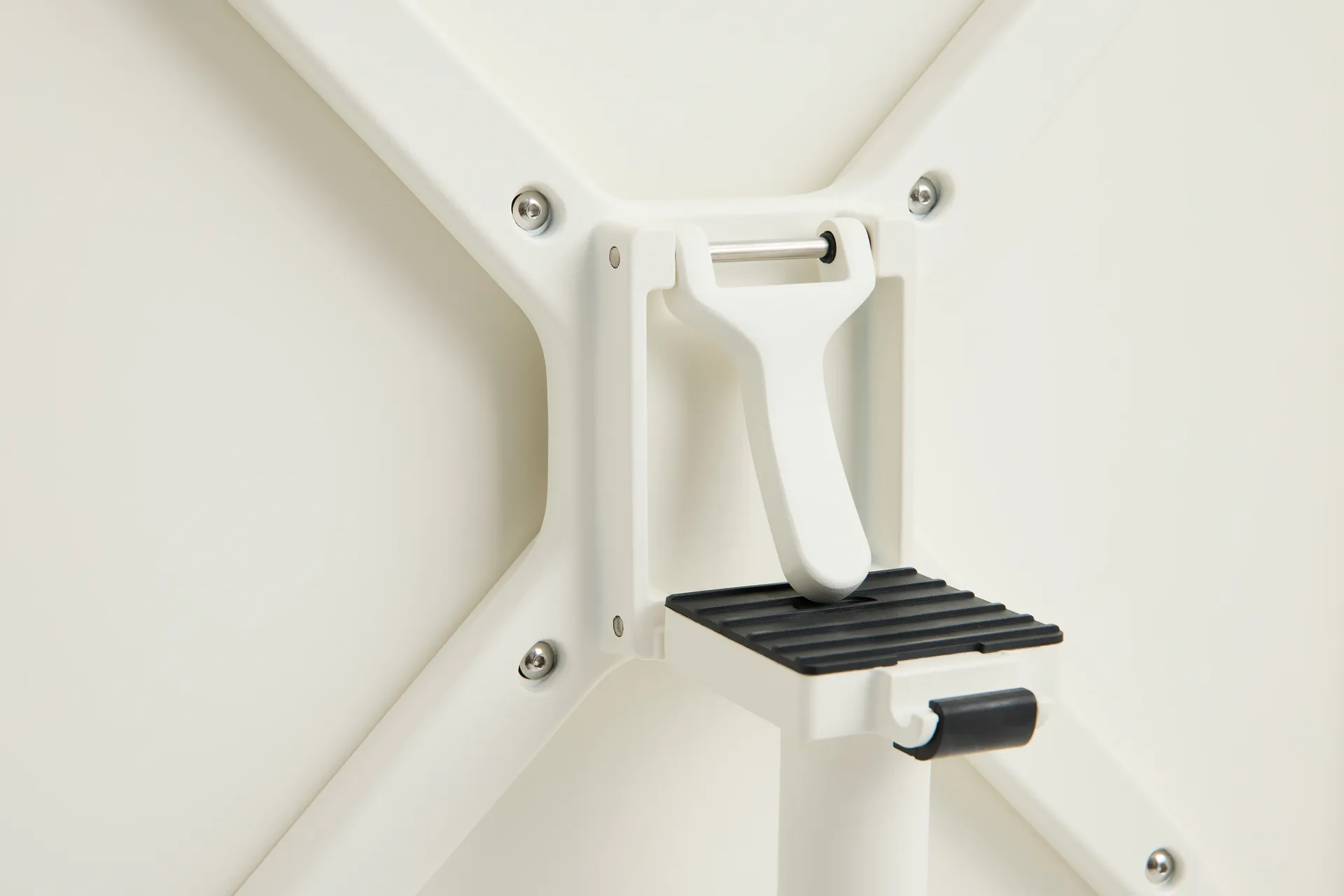 Table Deville, Cream white, Ø80x74 cm HAY