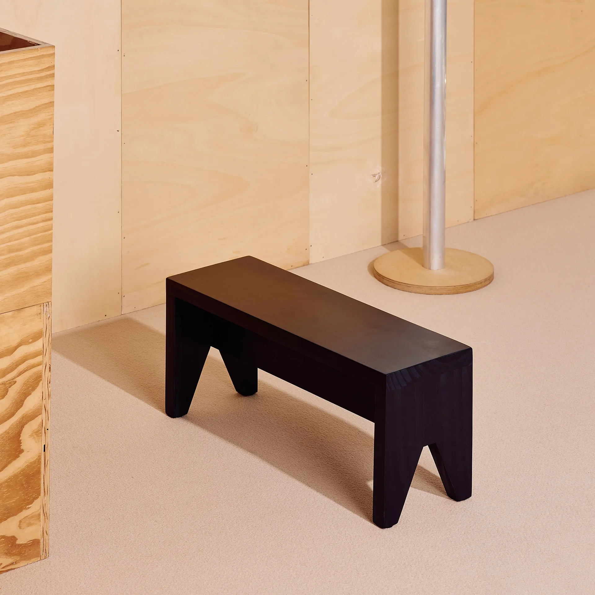 Tabouret Manolito Long, Black, 60 cm HAY