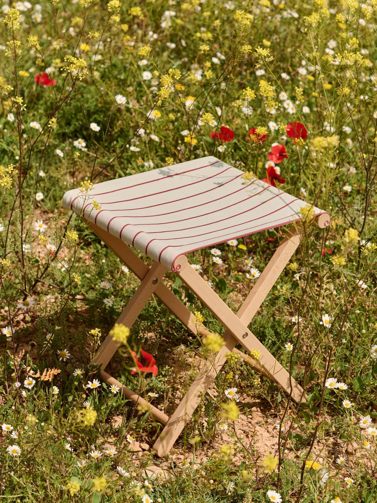 Tabouret pliable Outdoor Market, Beige-red HAY