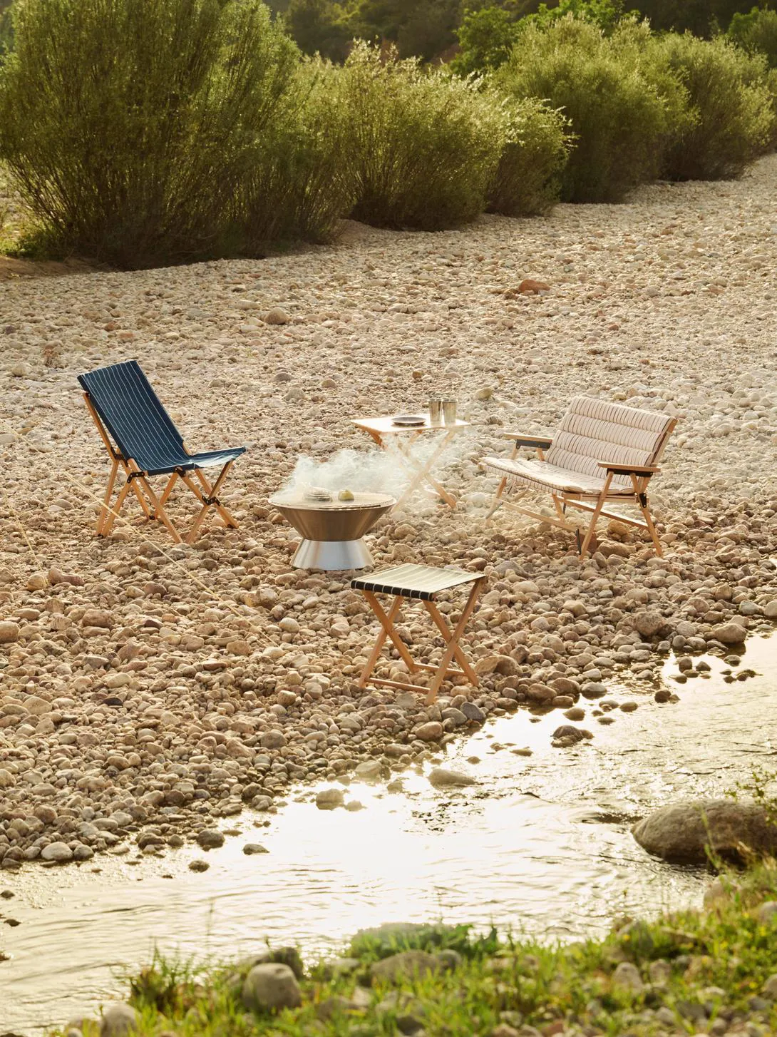 Tabouret pliable Outdoor Market, Beige-red HAY