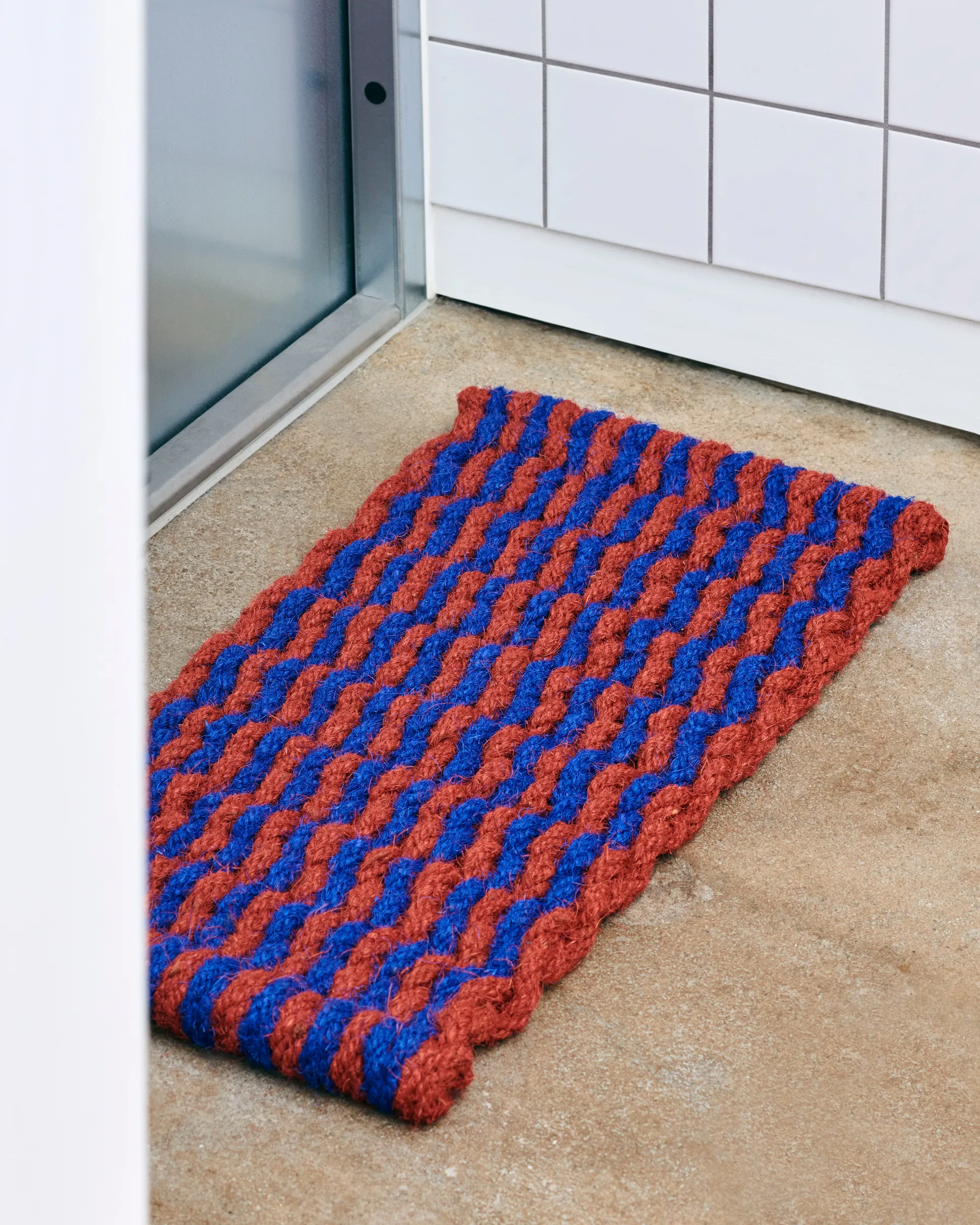 Tapis de porte Coco Stripe Wave, Brown-navy HAY