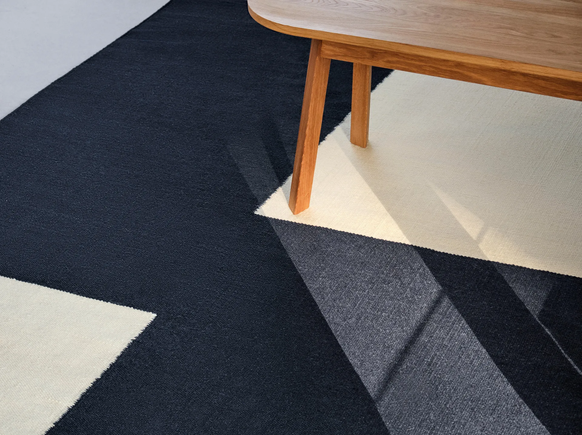 Tapis Ethan Cook Flat Works 170x240 cm, Blue offSet HAY