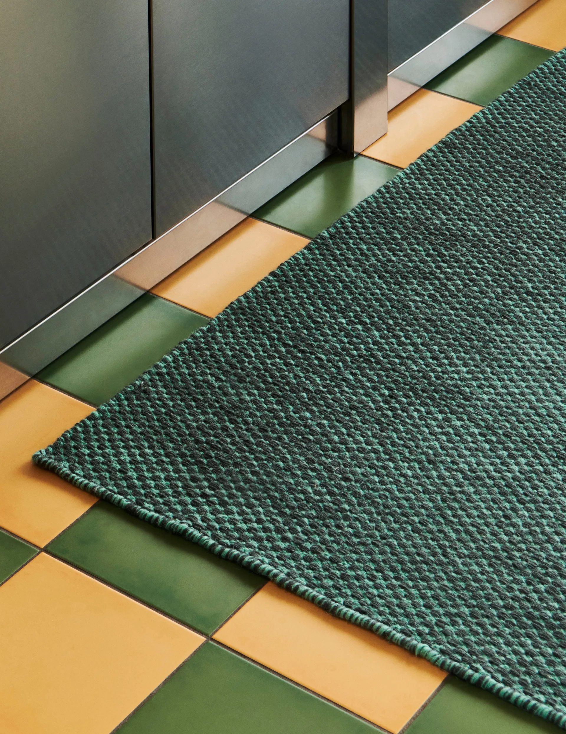 Tapis kelim moiré 80x200 cm, Emerald green HAY