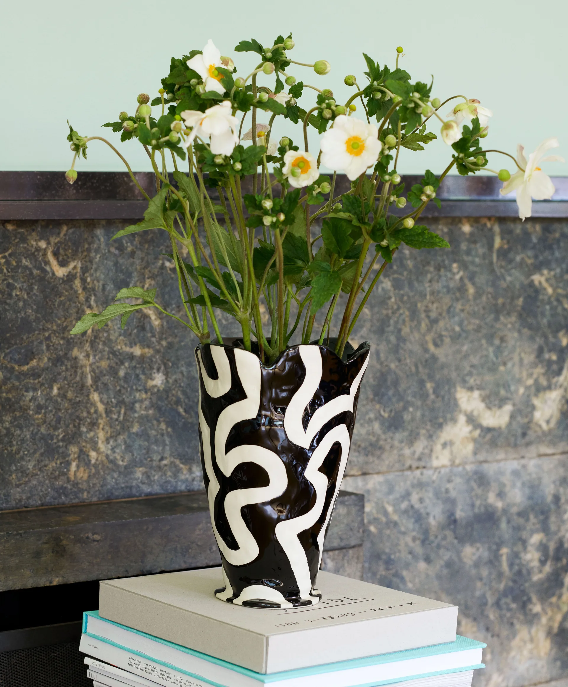 Vase Jessica Hans Shadow 25 cm, Noir-blanc HAY