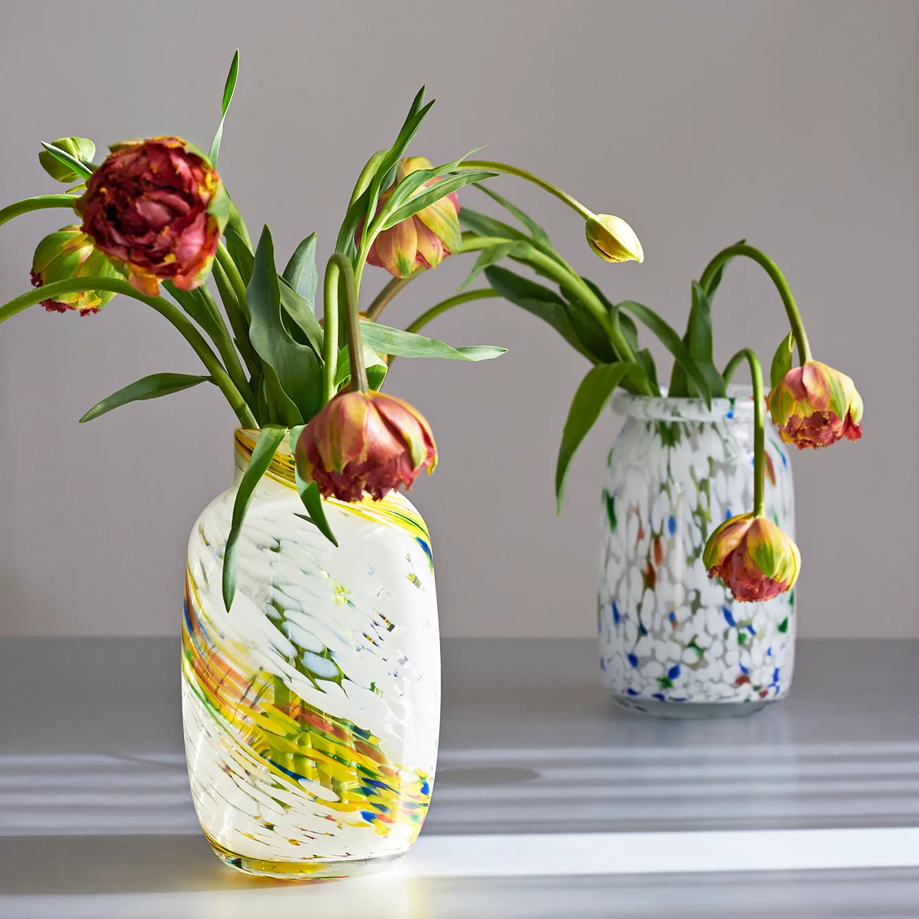 Vase Splash Roll Neck M 22 cm, White dot (multi) HAY