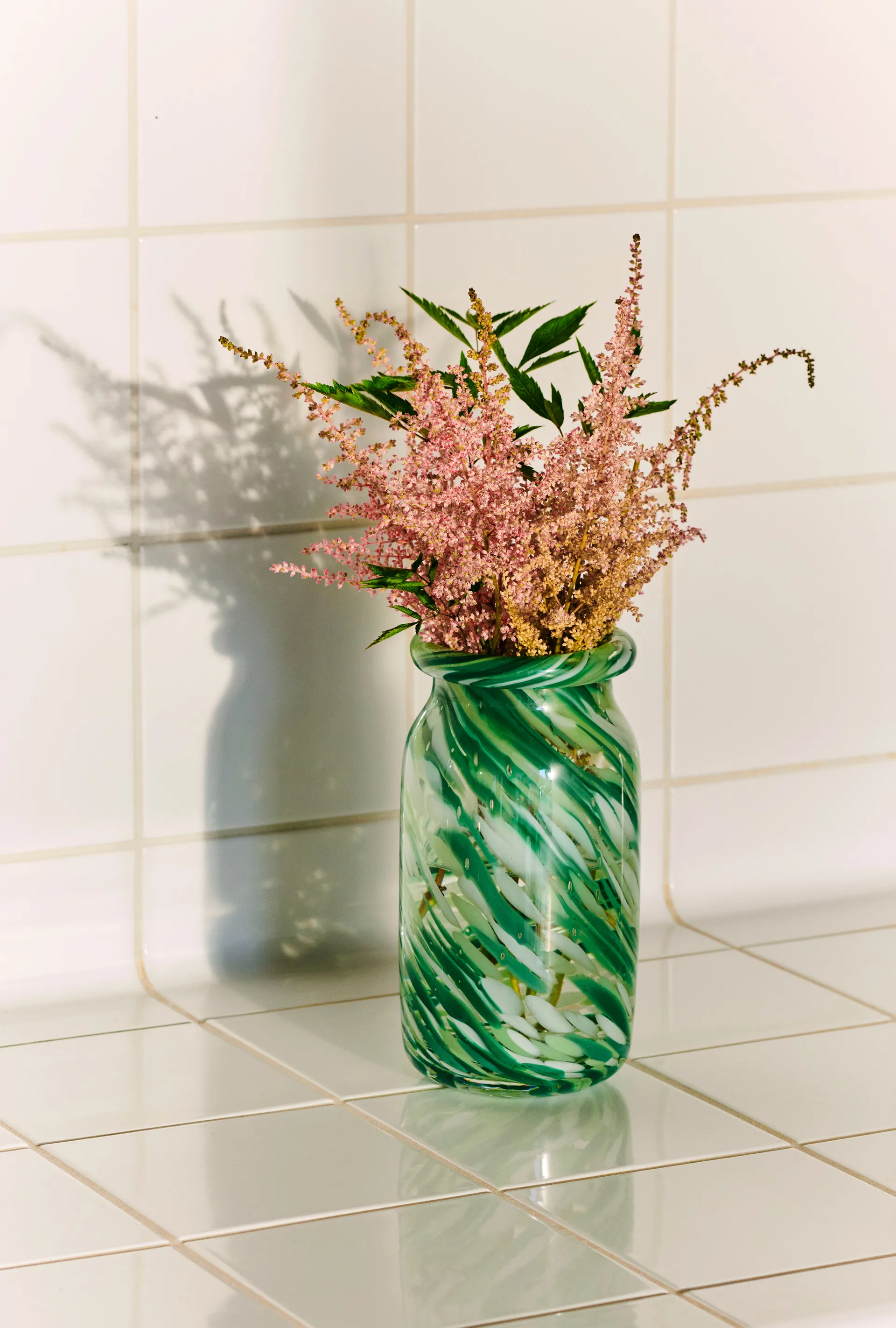 Vase Splash Roll Neck S 20,5 cm, Green swirl HAY