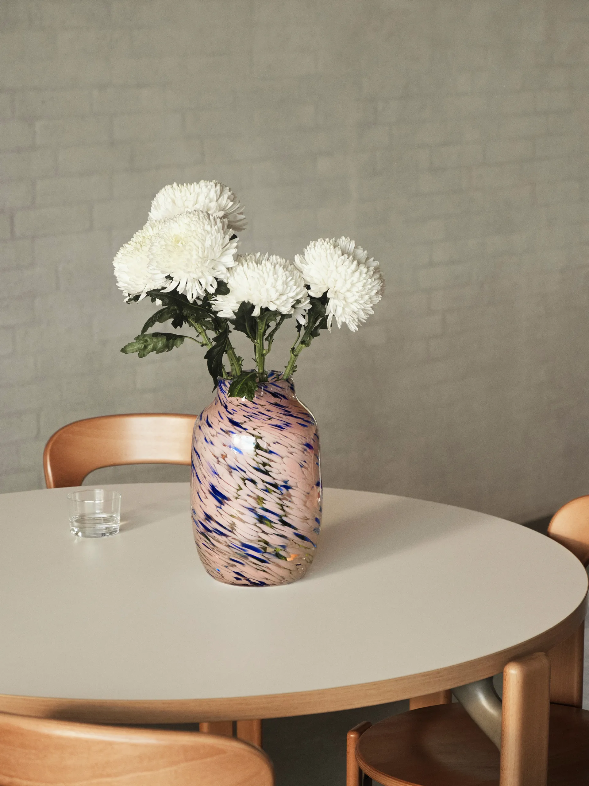 Vase Splash Round L, 30 cm Light pink-blue HAY