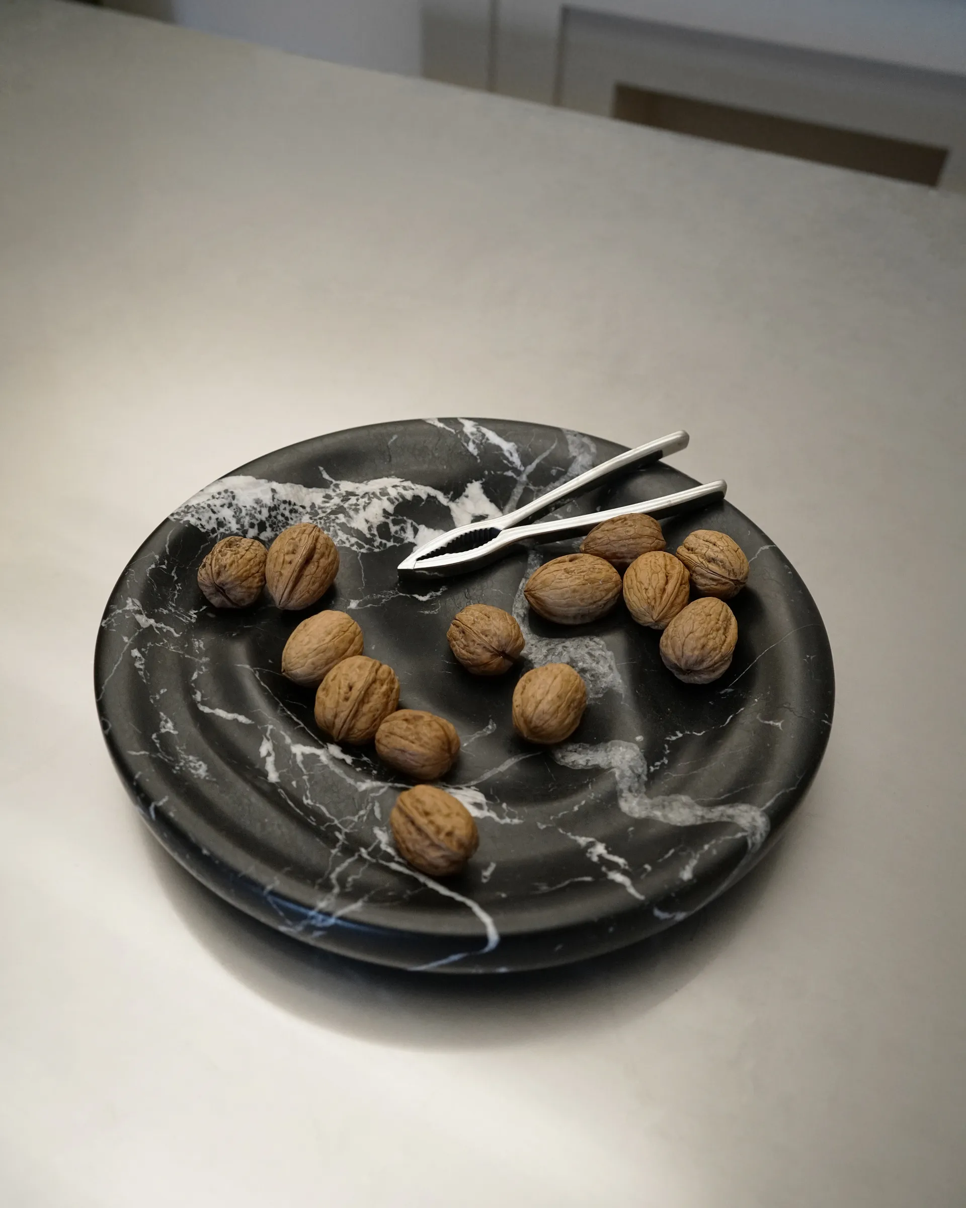 Bol Ripple Ø30 cm, Marbre noir Hein Studio