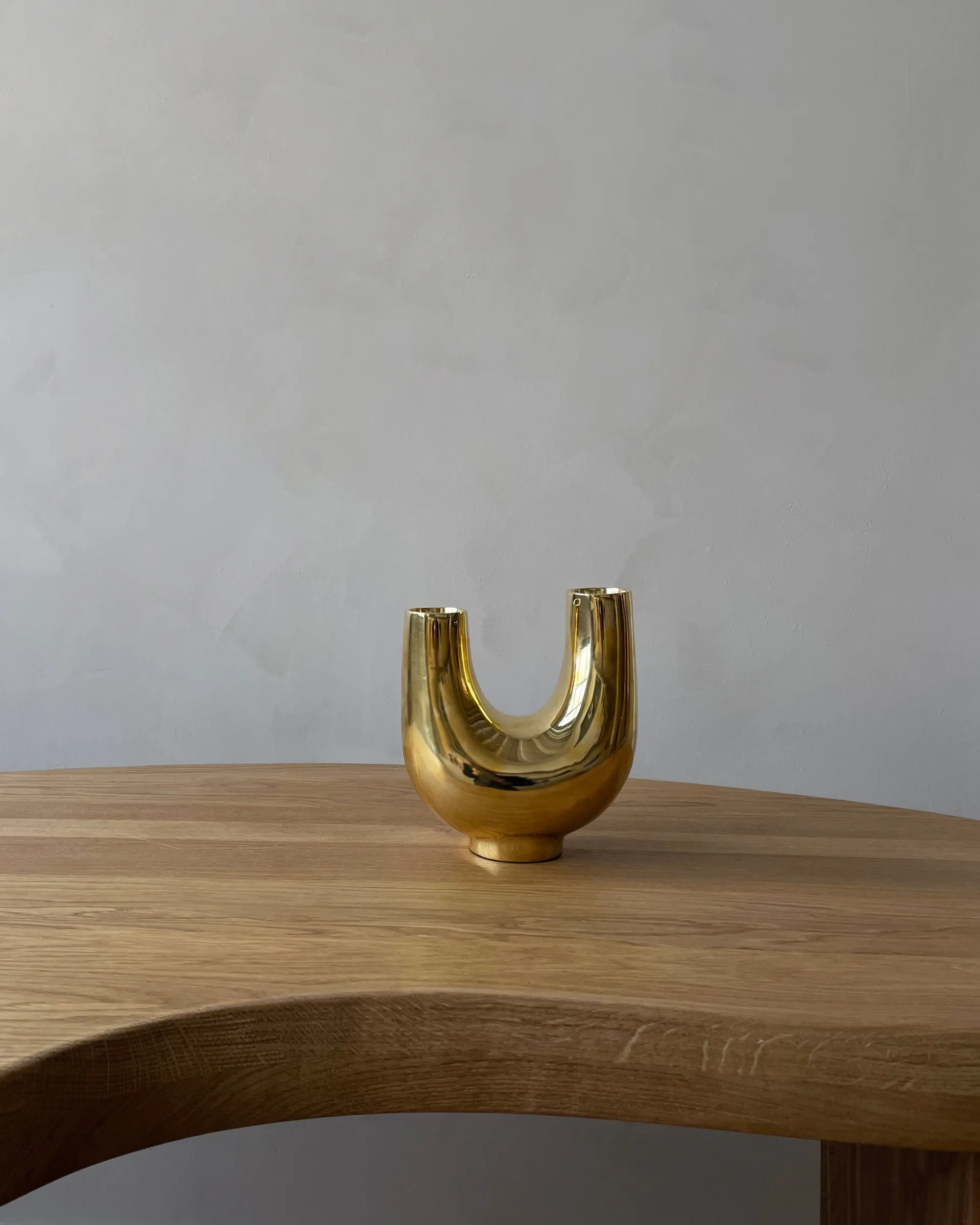 Vase Kazumi, Laiton Hein Studio