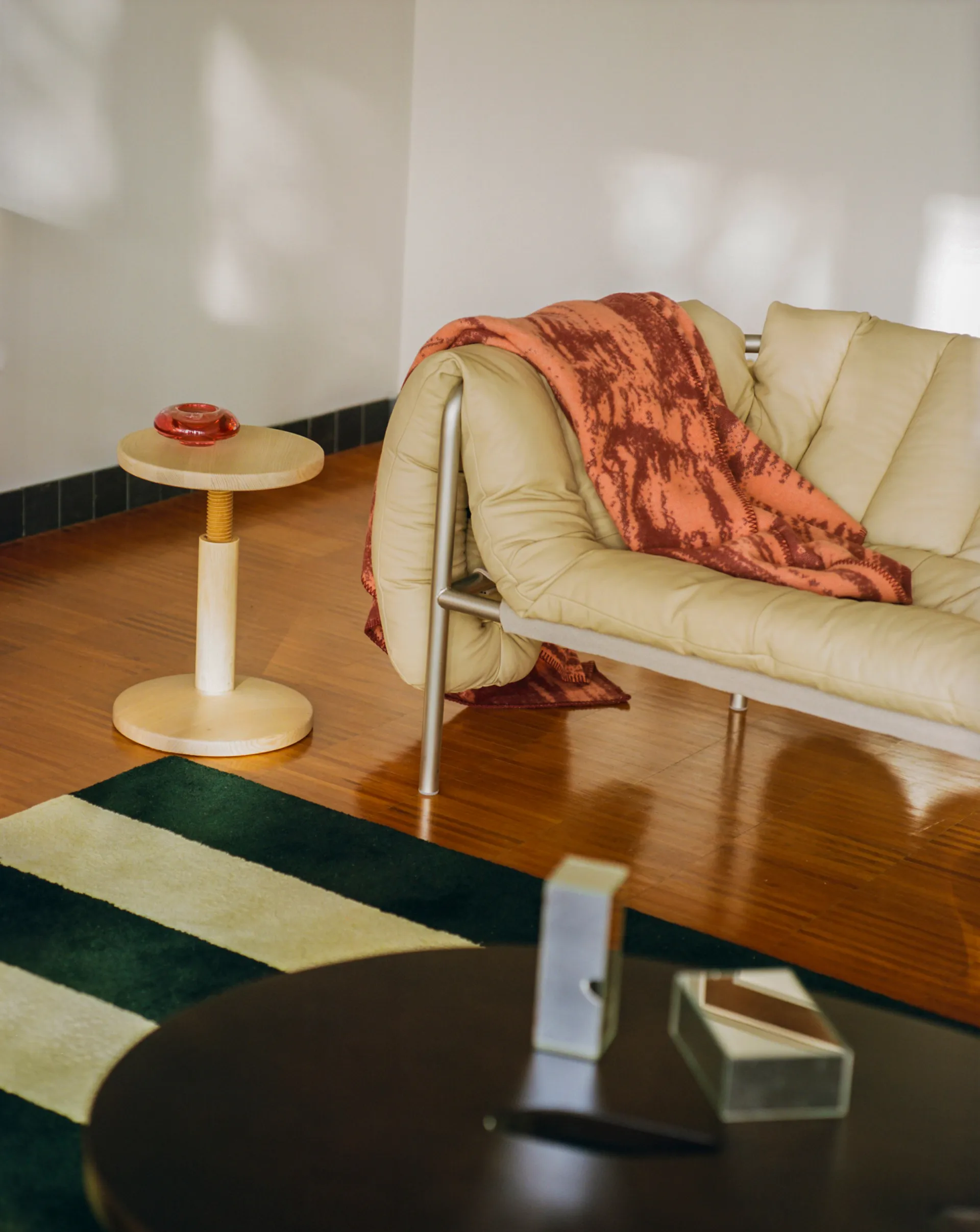 Canapé Puffy 2,5 places 205 cm, Sand leather-acier inoxydable Hem