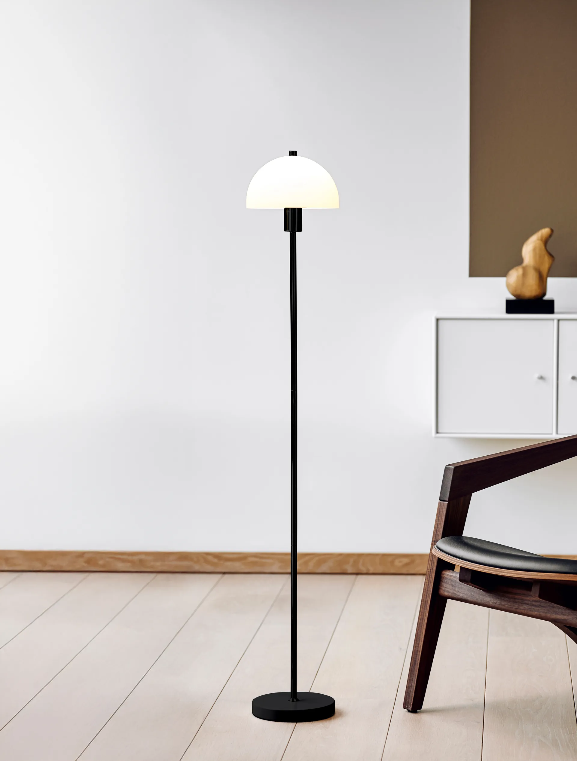 Lampadaire Vienda, Noir-verre opale Herstal