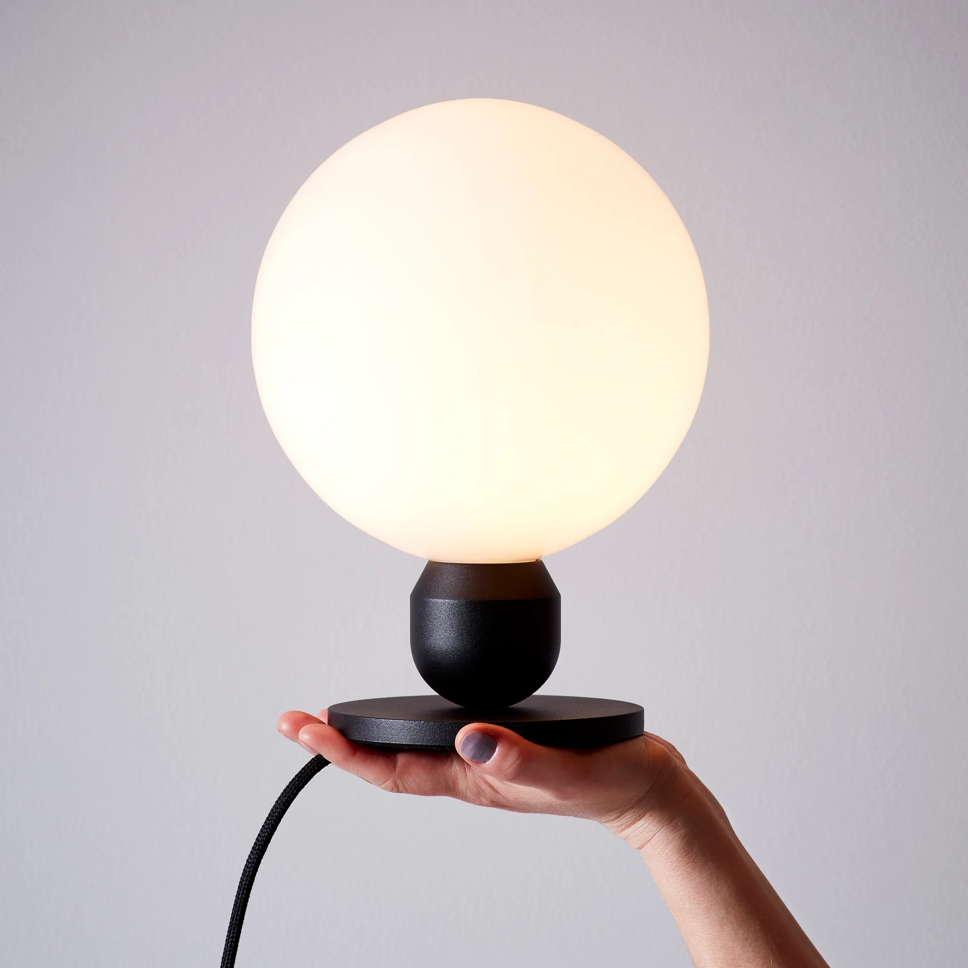 Lampe de table Atom, Noir Herstal