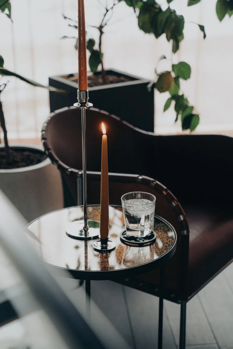 Bougeoir Chiaro Di Luna 40 cm, Laiton nickelé Hilke Collection