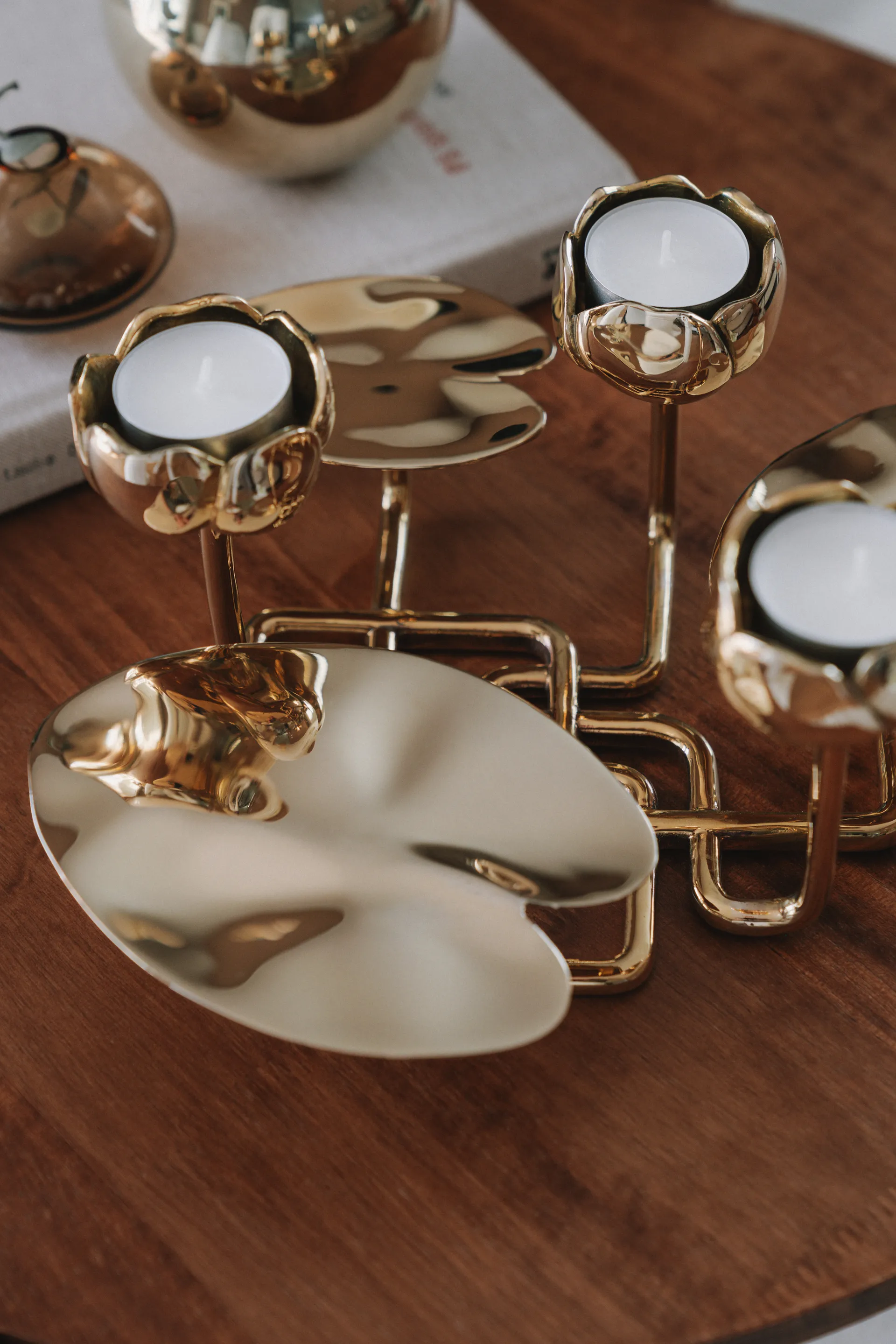 Bougeoir Ninfea grande, Laiton Hilke Collection