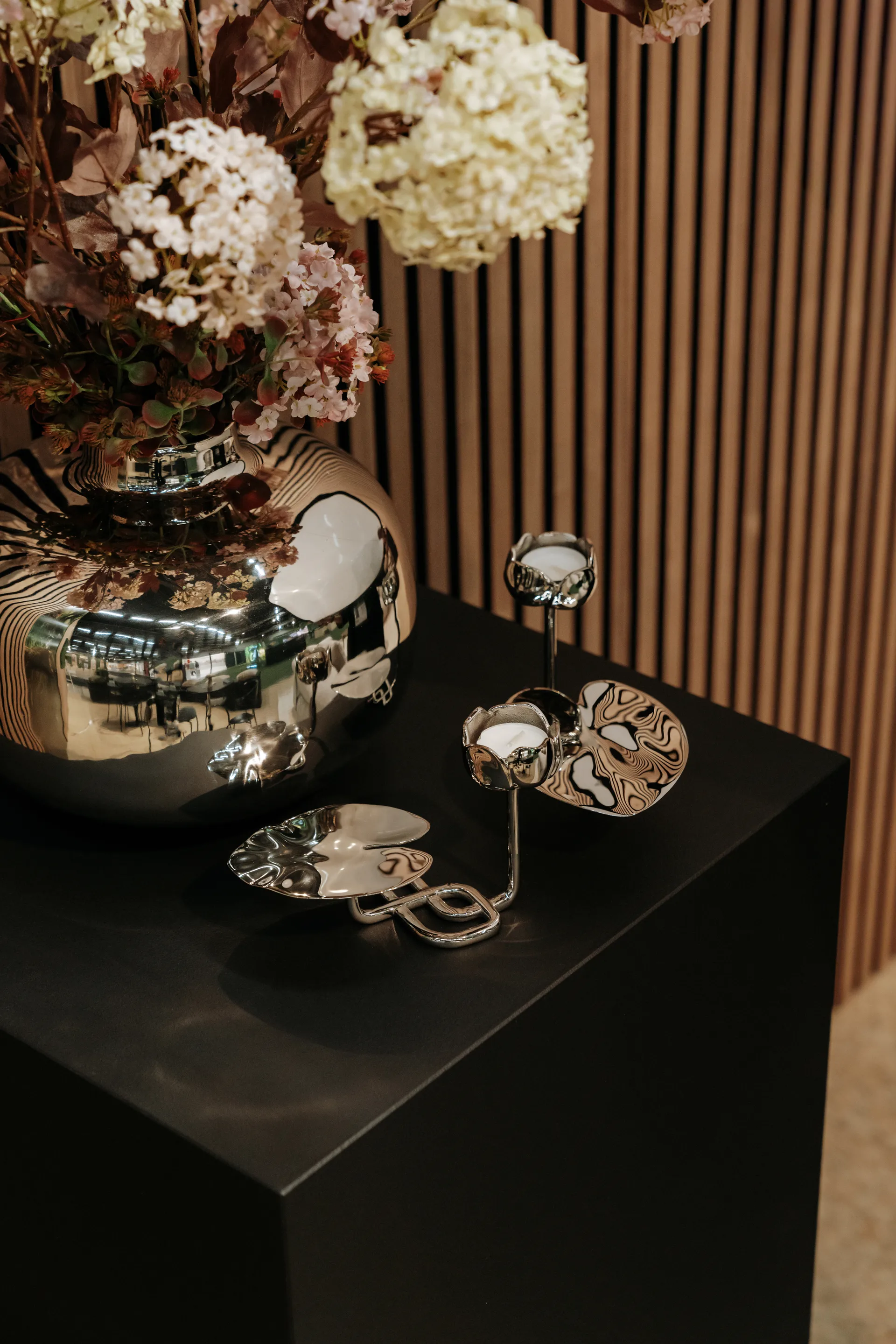 Bougeoir Ninfea No.1, Laiton nickelé Hilke Collection