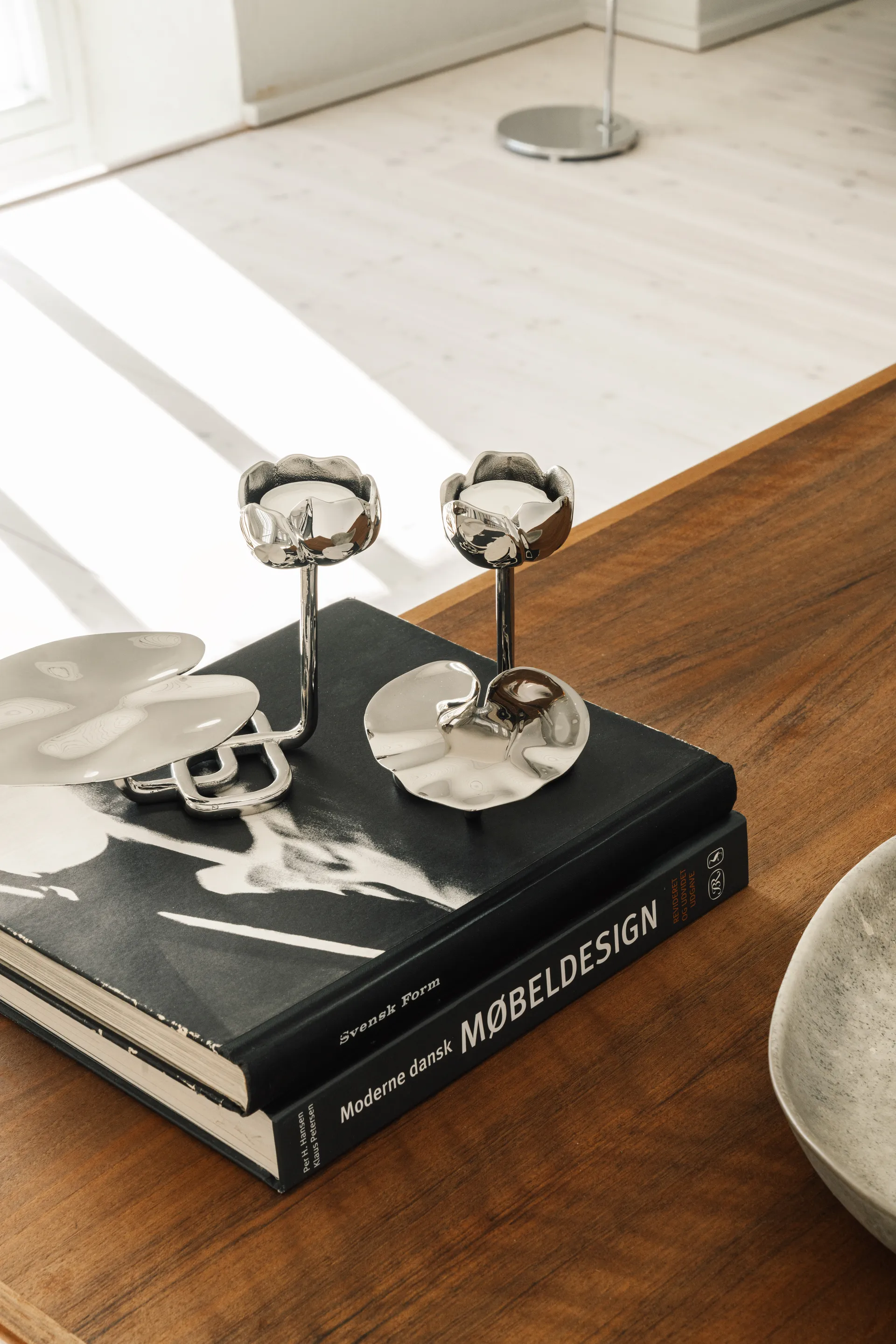 Bougeoir Ninfea No.2, Laiton nickelé Hilke Collection