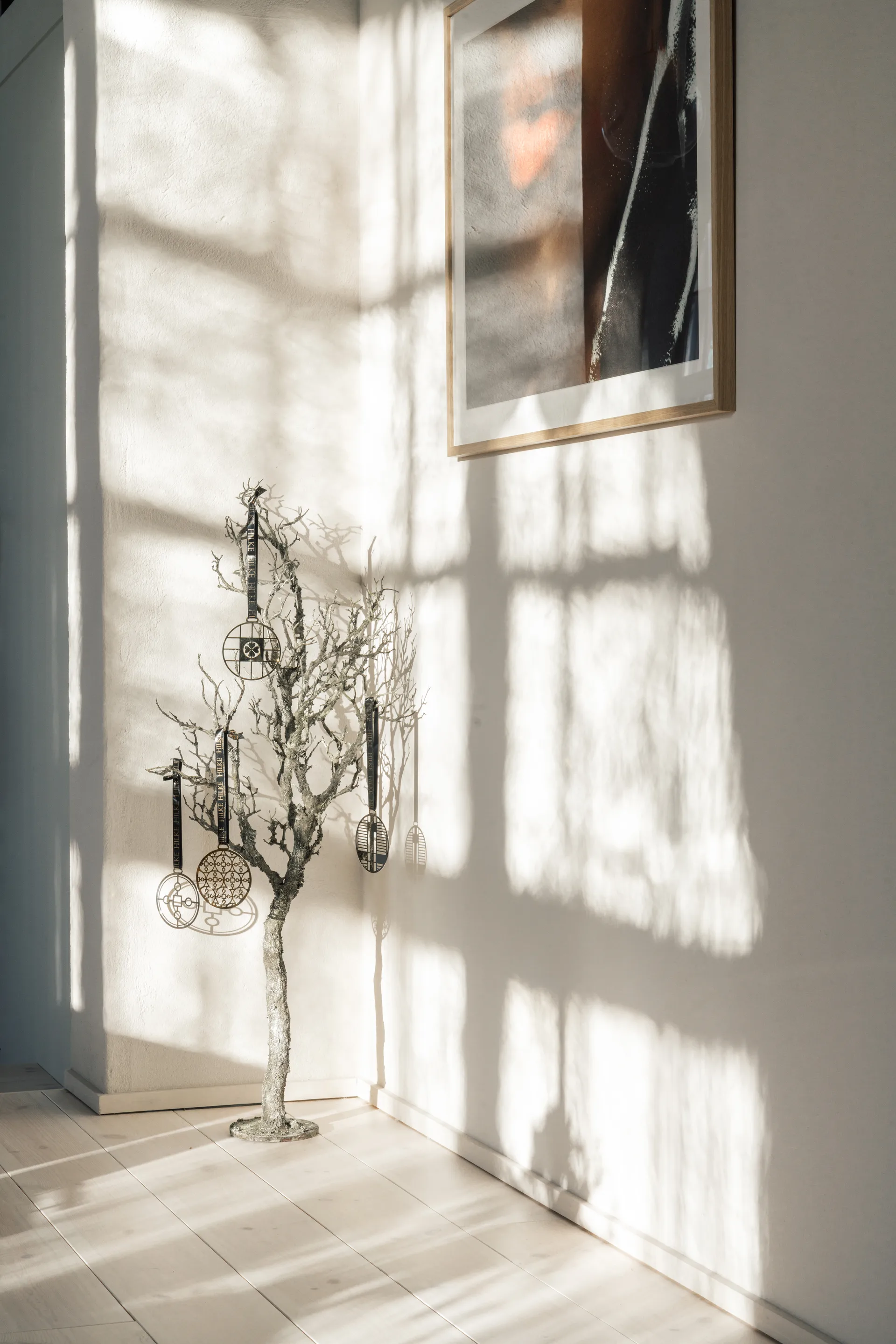 Piano arbre pour bijoux, Laiton nickelé Hilke Collection