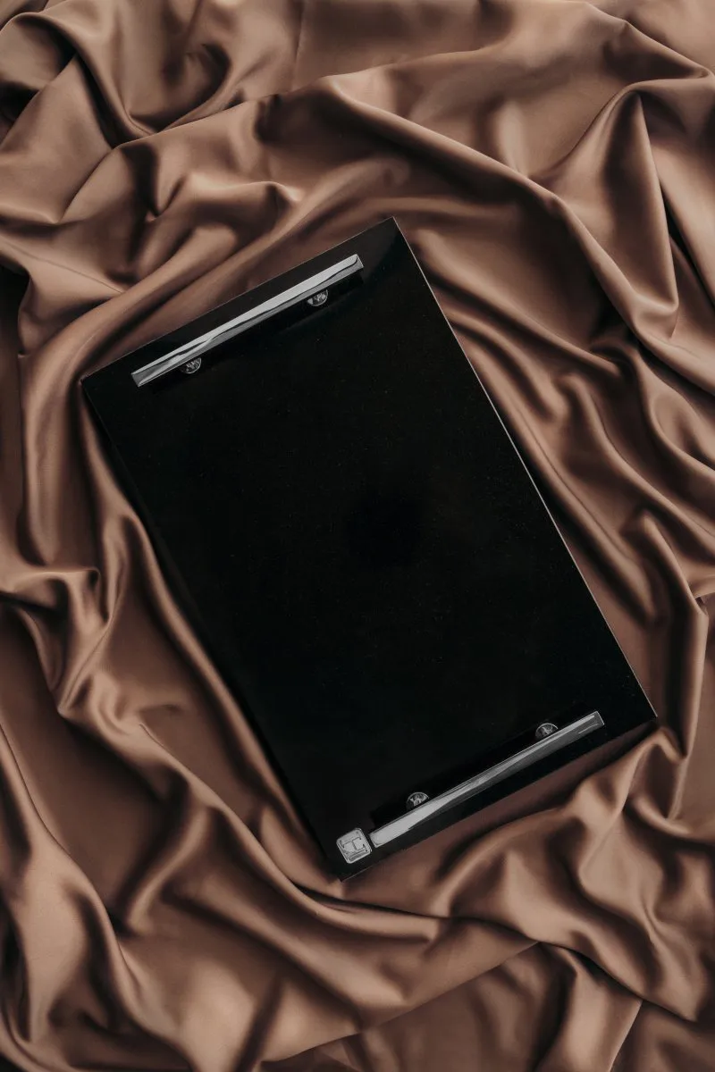 Plateau Hilke Collection 40,5x25,5 cm, Granit-laiton nickelé Hilke Collection