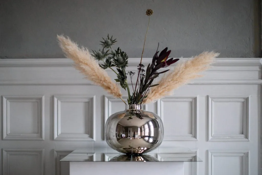 Vase Amico Ø29 cm, Laiton nickelé Hilke Collection