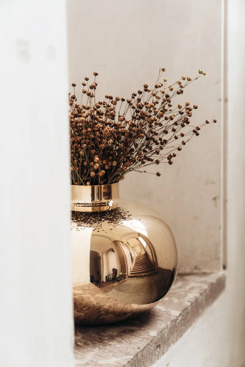 Vase Amico Ø29 cm, Laiton solide Hilke Collection