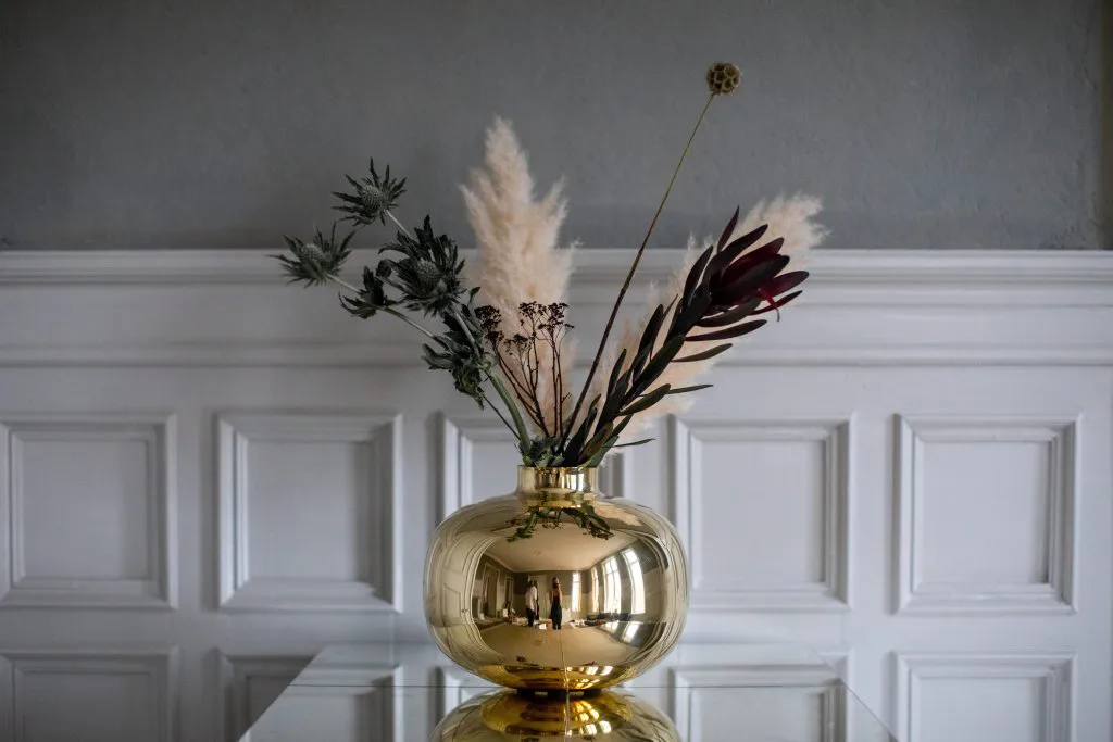 Vase Amico Ø29 cm, Laiton solide Hilke Collection