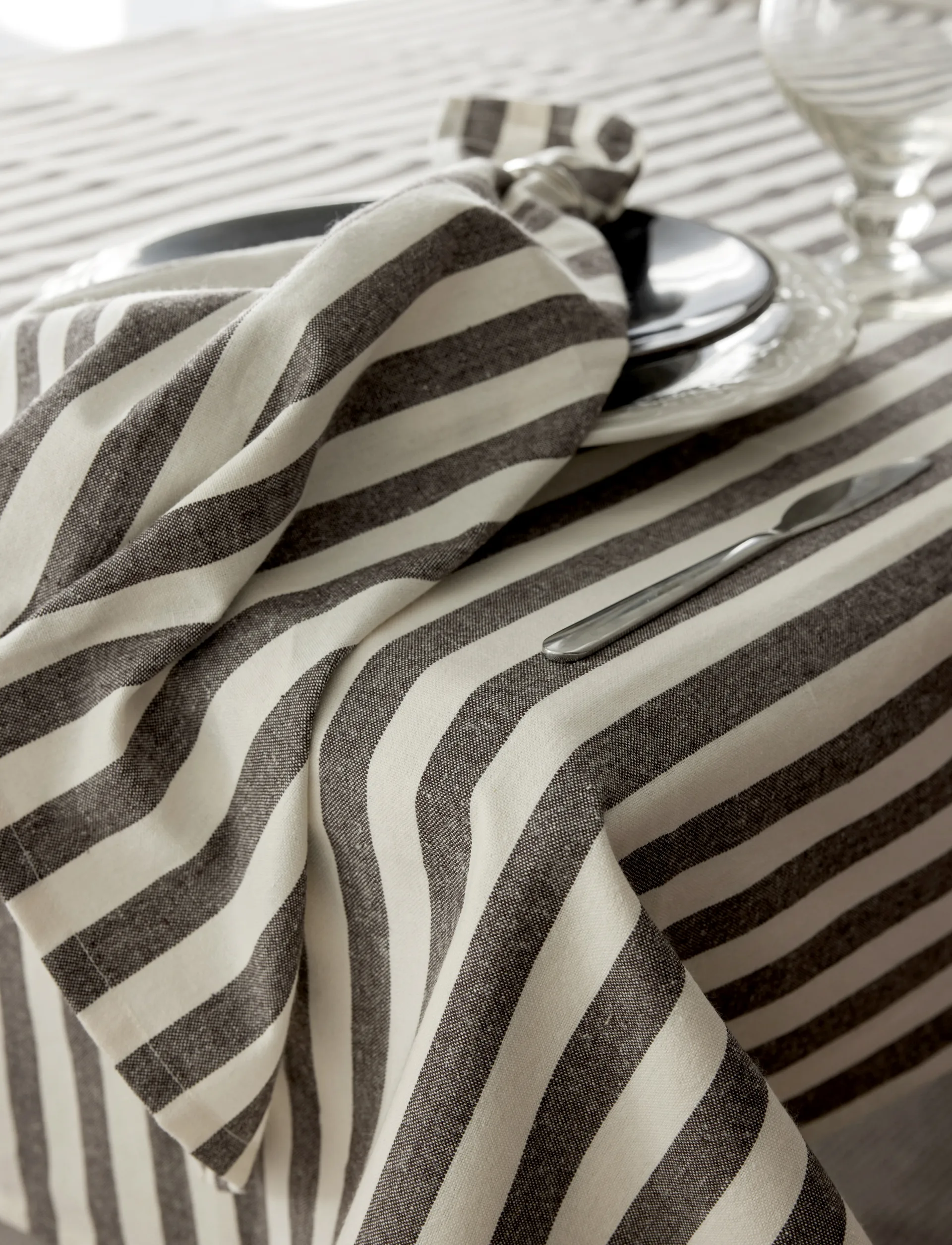 Serviettes en tissu Bretagne 50x50 cm, lot de 4, Chocolate Himla