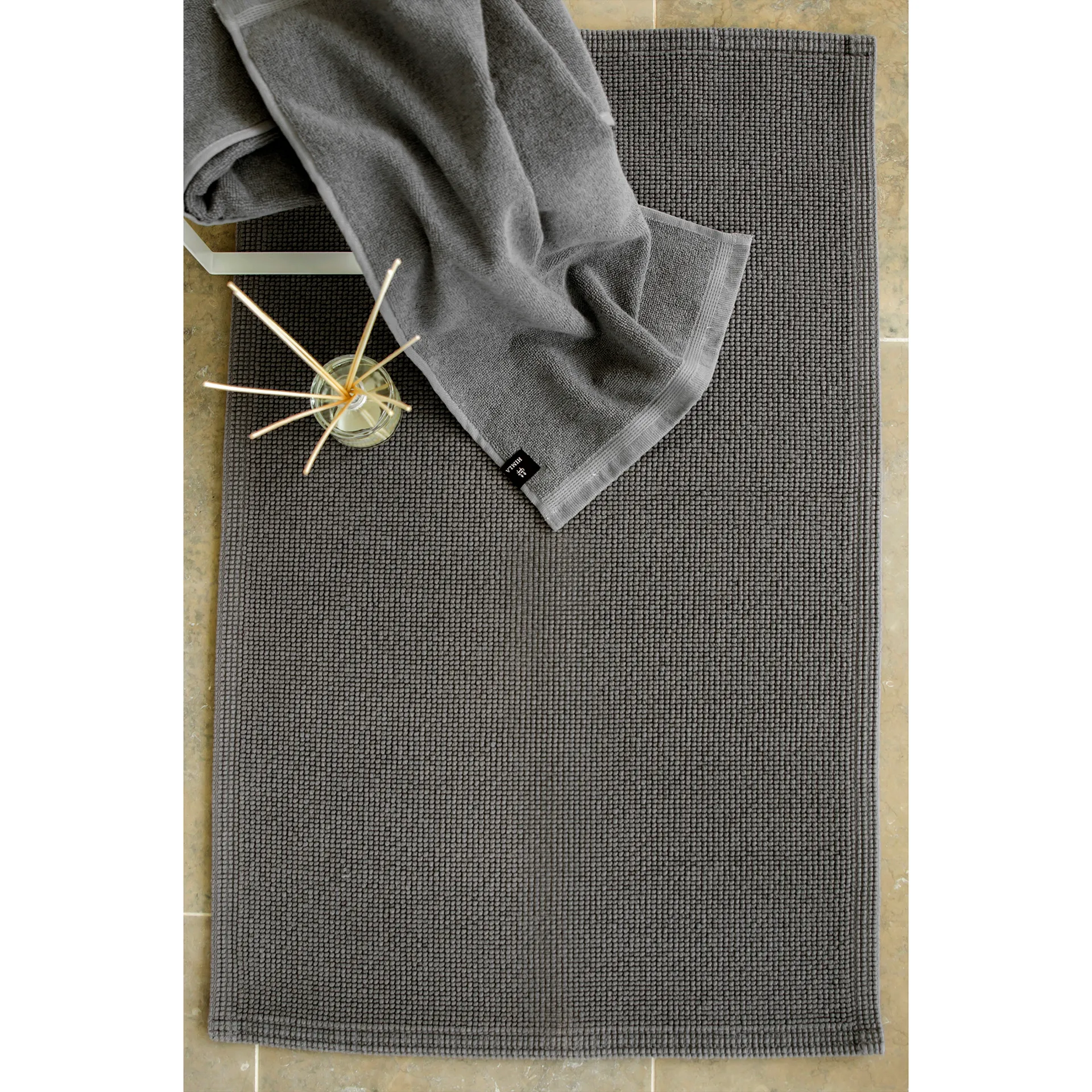 Tapis de salle de bain Love 70x110 cm, Nickel (gris) Himla
