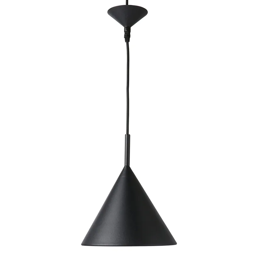 Lampe à suspension Triangle M, Matt black HKliving