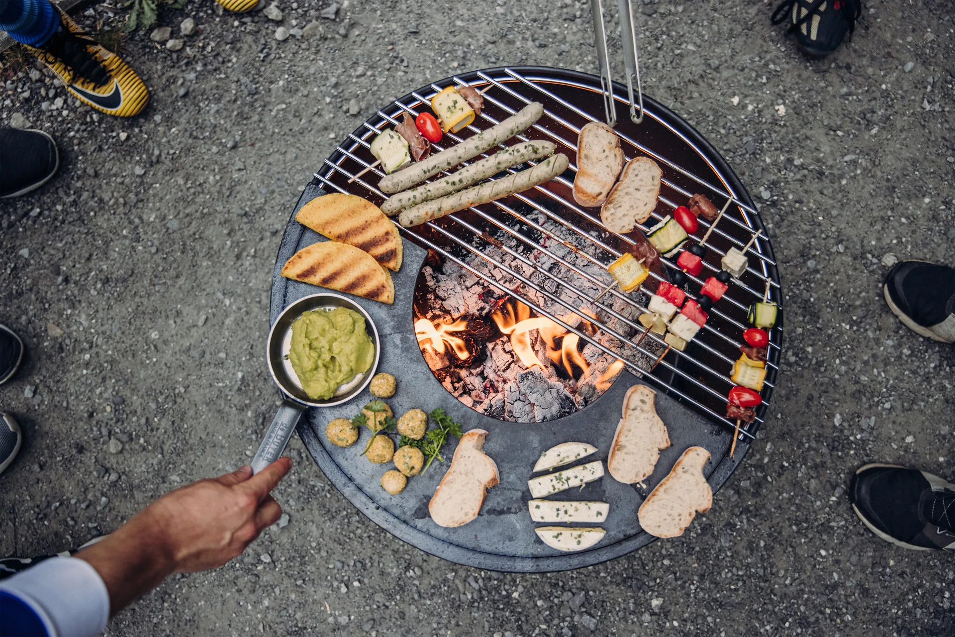 Brasero BOWL 57, Noir-argent, trépied étoile Höfats