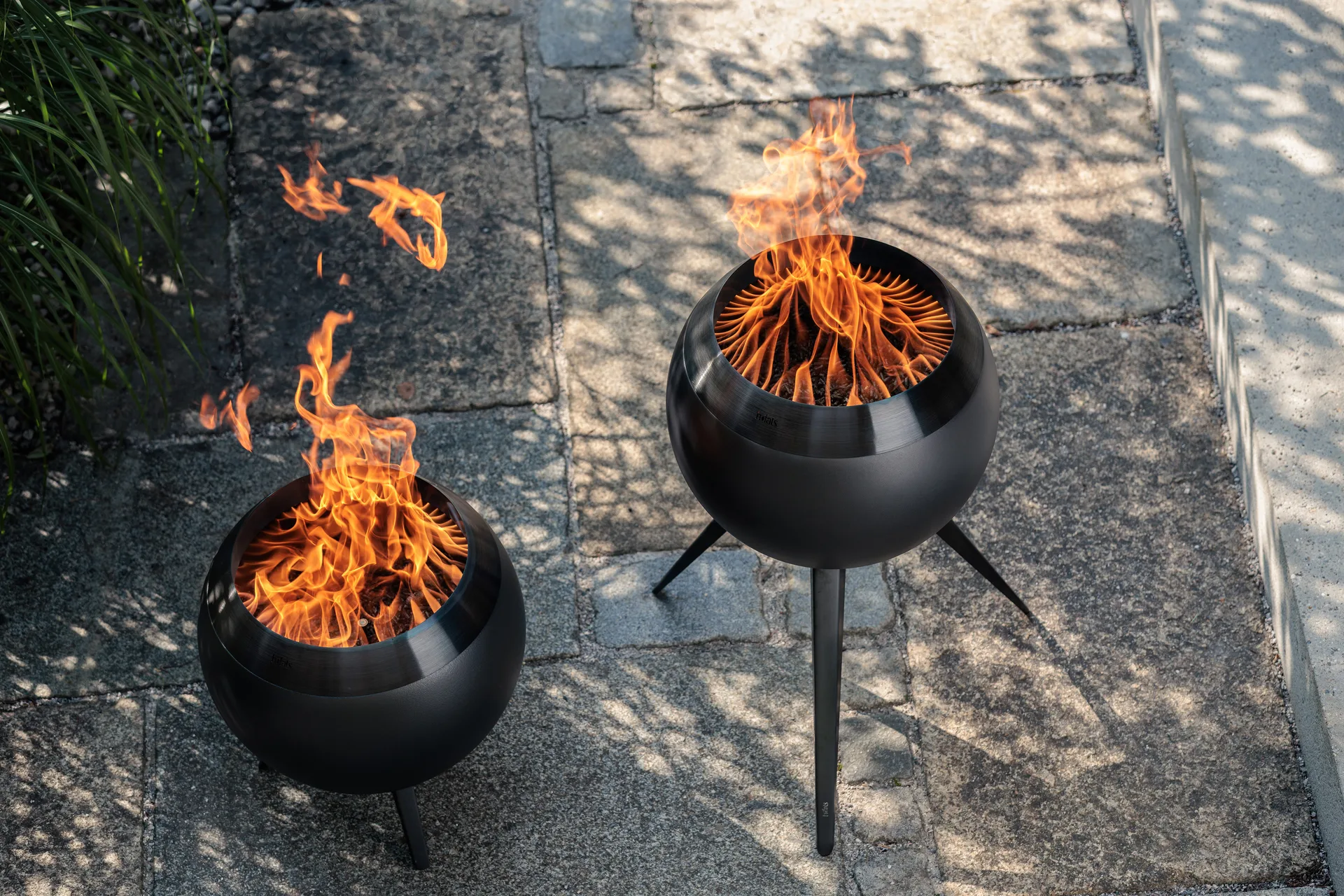 Brasero MOON 45, All black, piètement bas Höfats