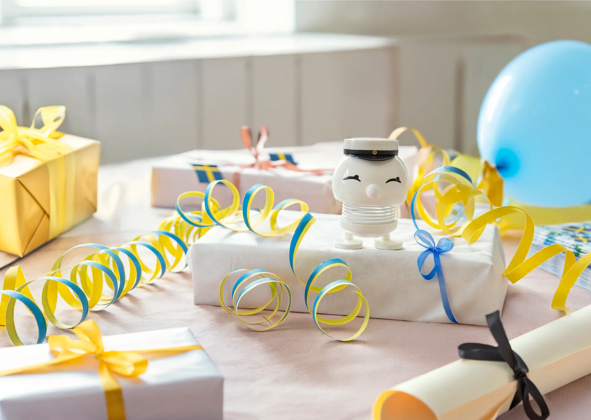 Figurine Hoptimist Swedish Student Bimble S, White Hoptimist