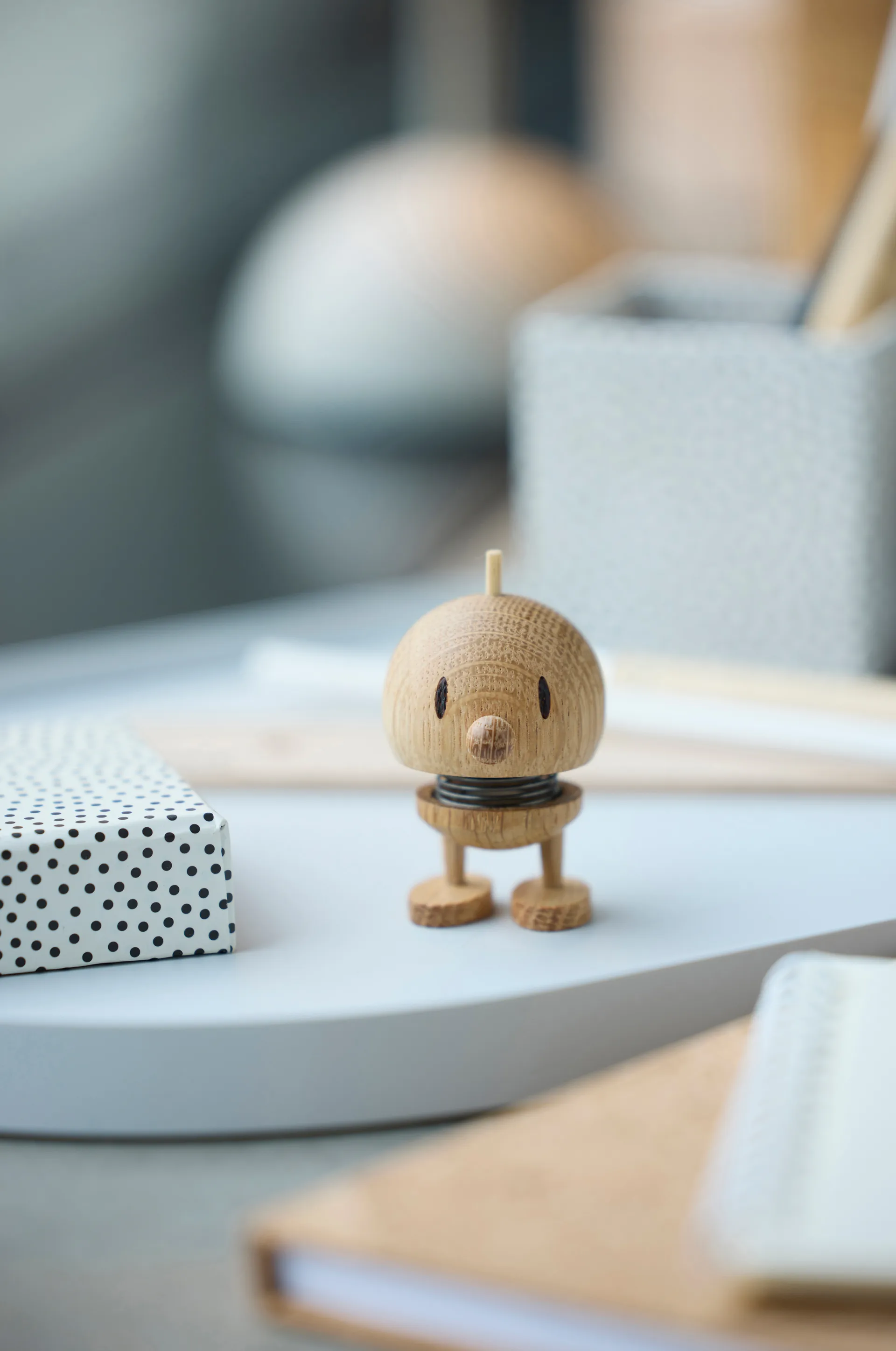 Hoptimist Bumble figurine XS, Oak Hoptimist