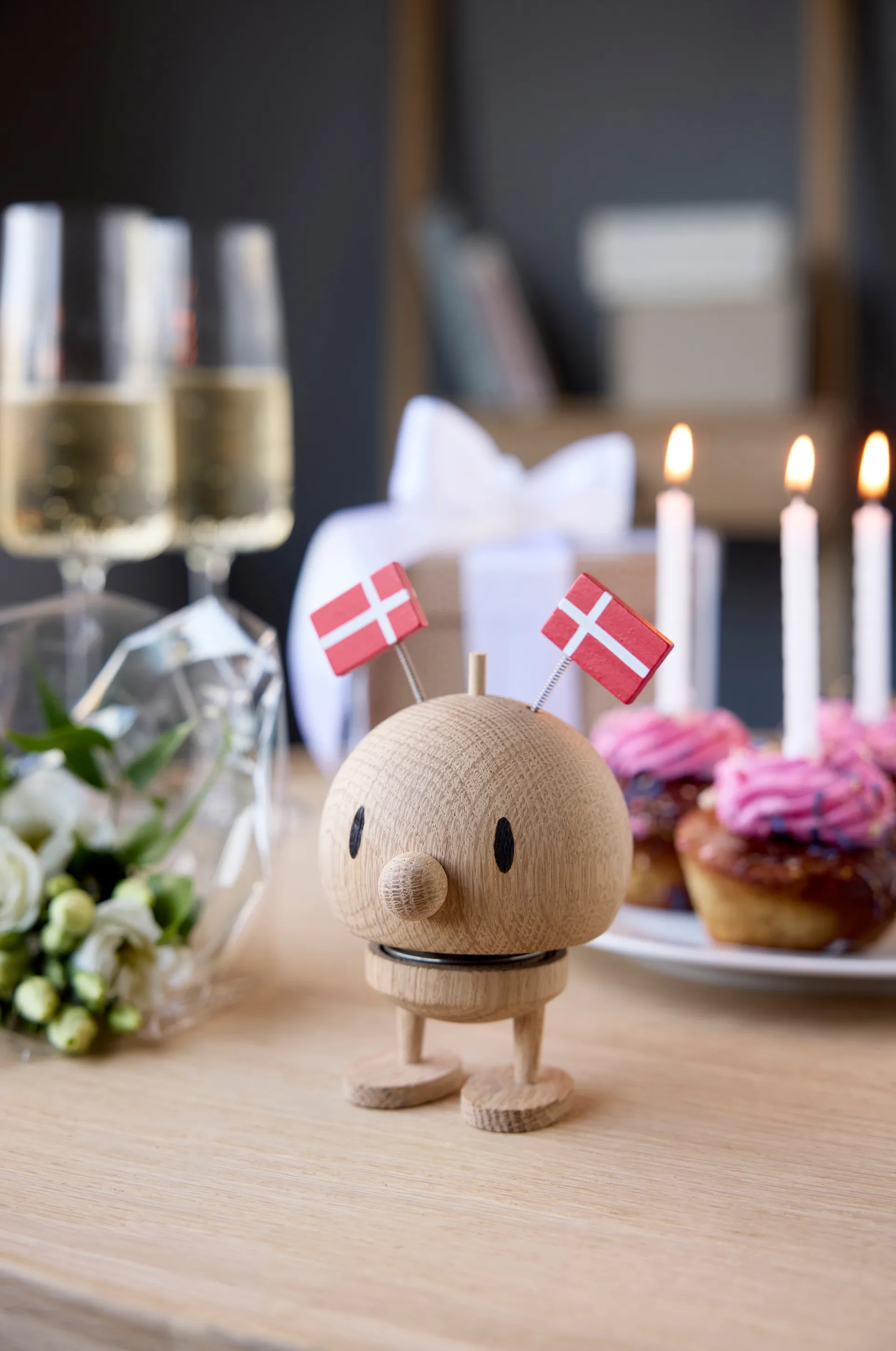 Hoptimist Celebration Bumble figurine, M, chêne brut Hoptimist